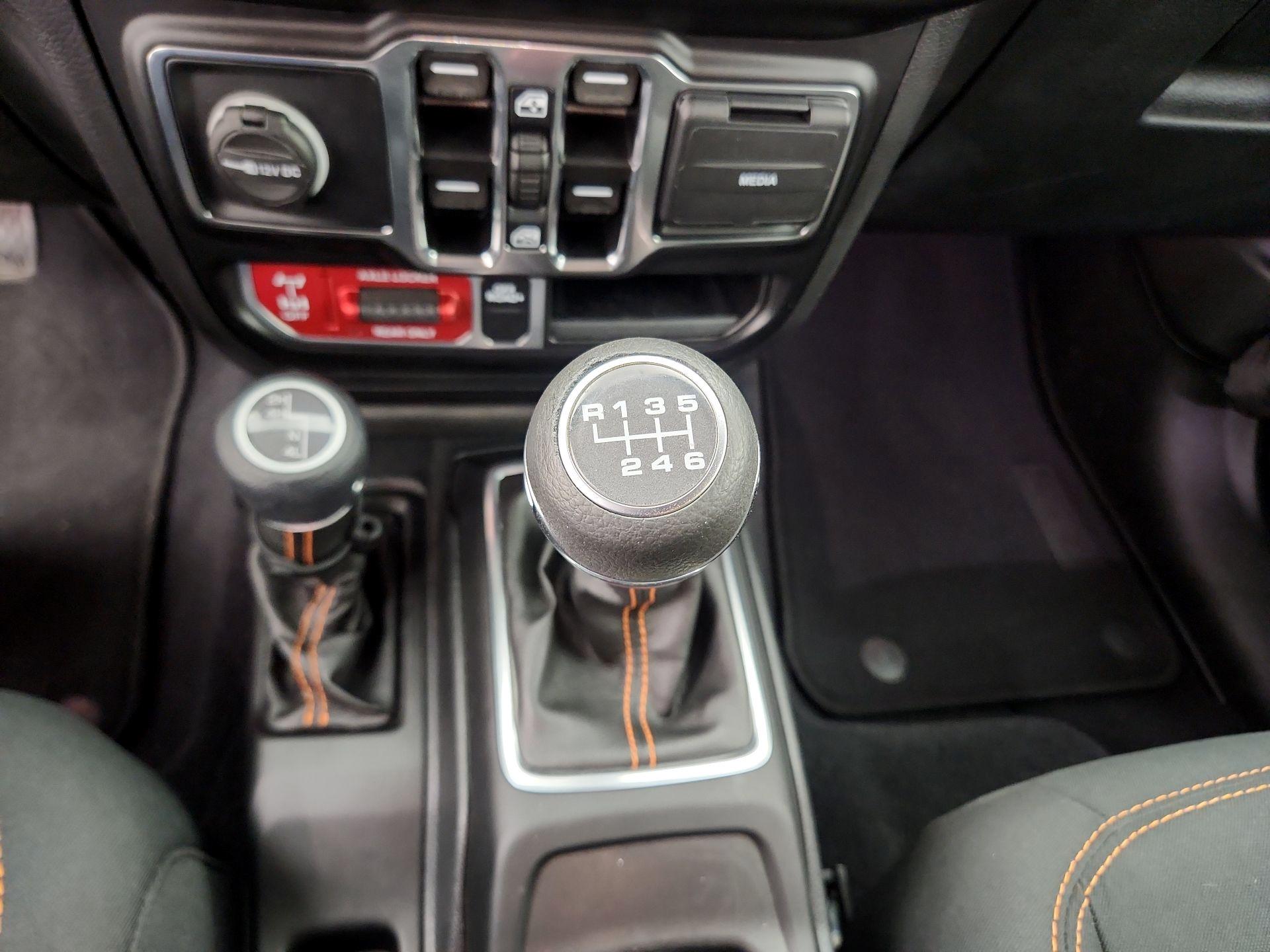 Thumbnail: 2022 Jeep Gladiator - 18