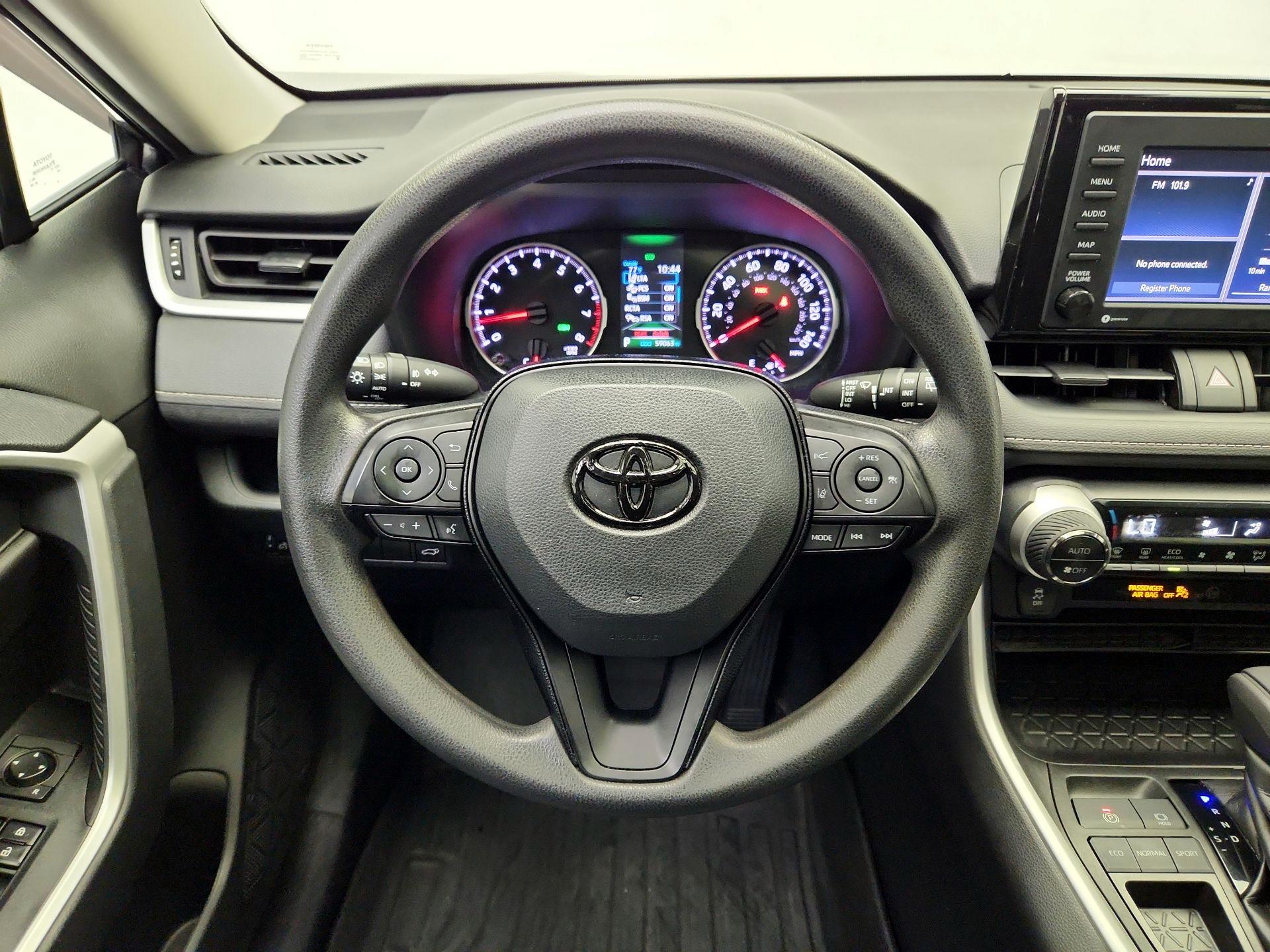 Thumbnail: 2020 Toyota RAV4 - 10