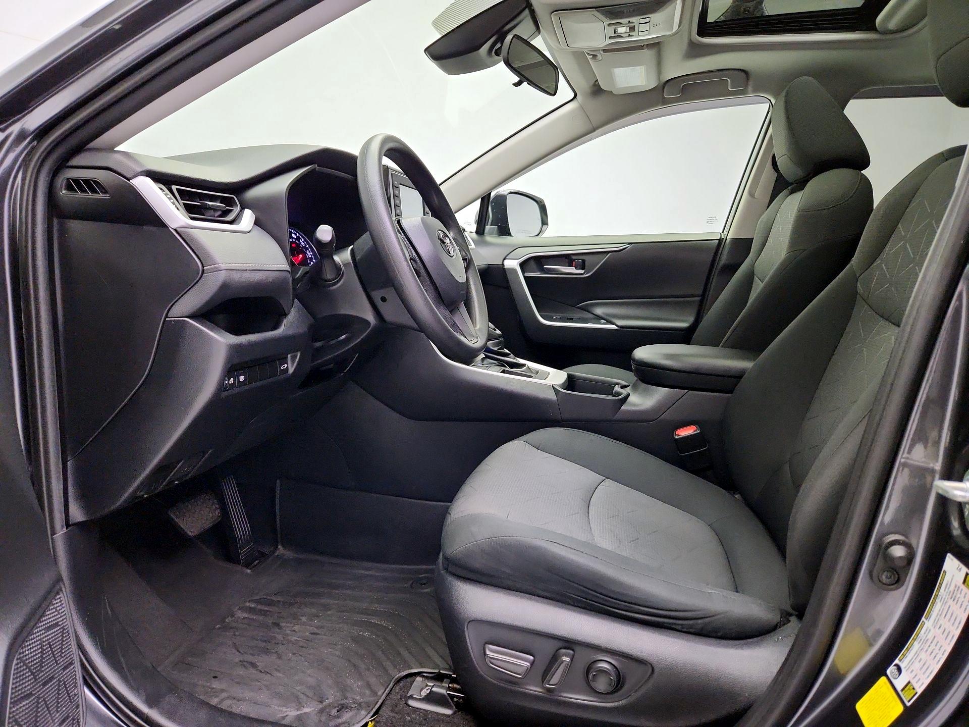 Thumbnail: 2020 Toyota RAV4 - 11