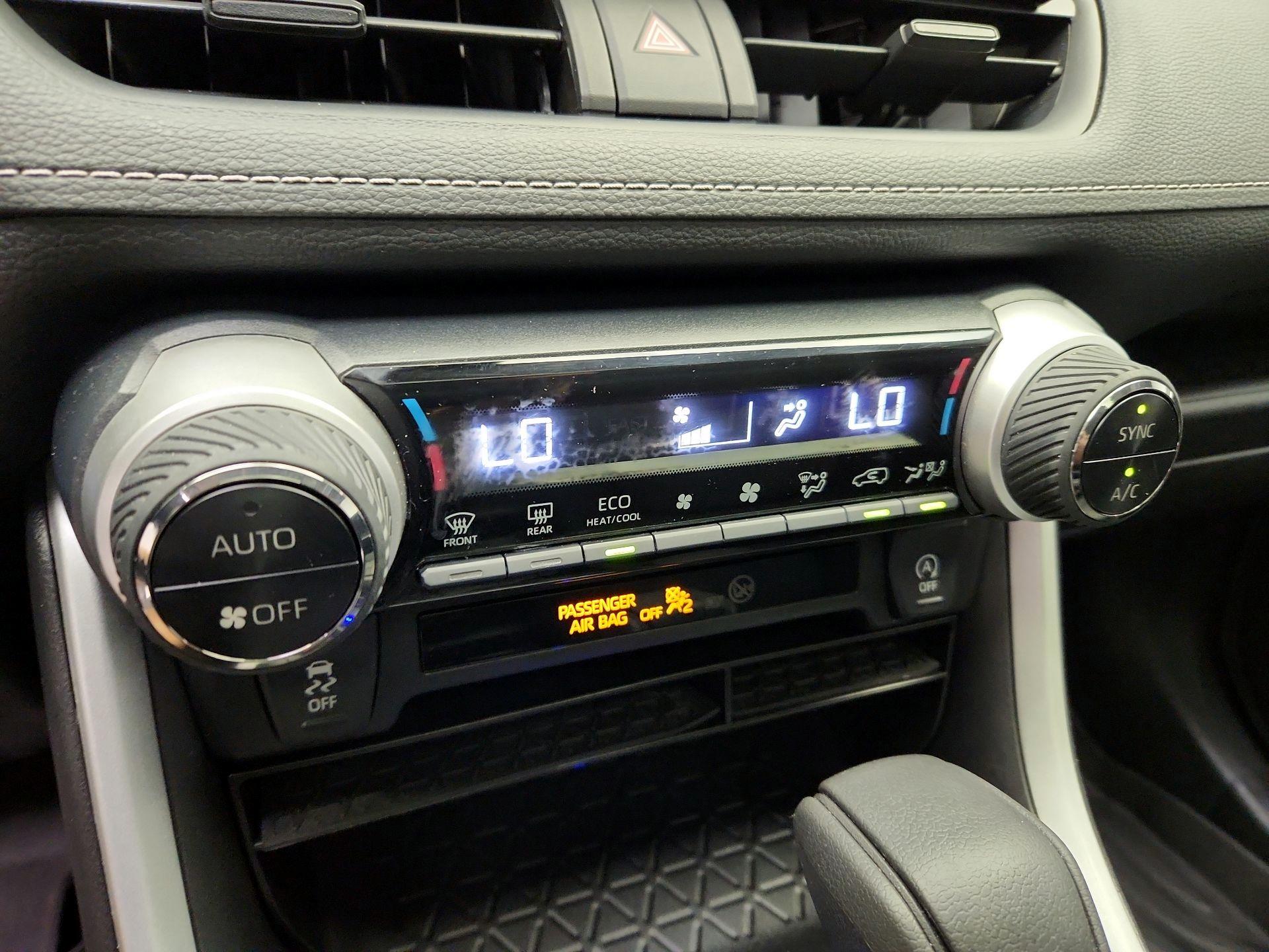 Thumbnail: 2020 Toyota RAV4 - 16