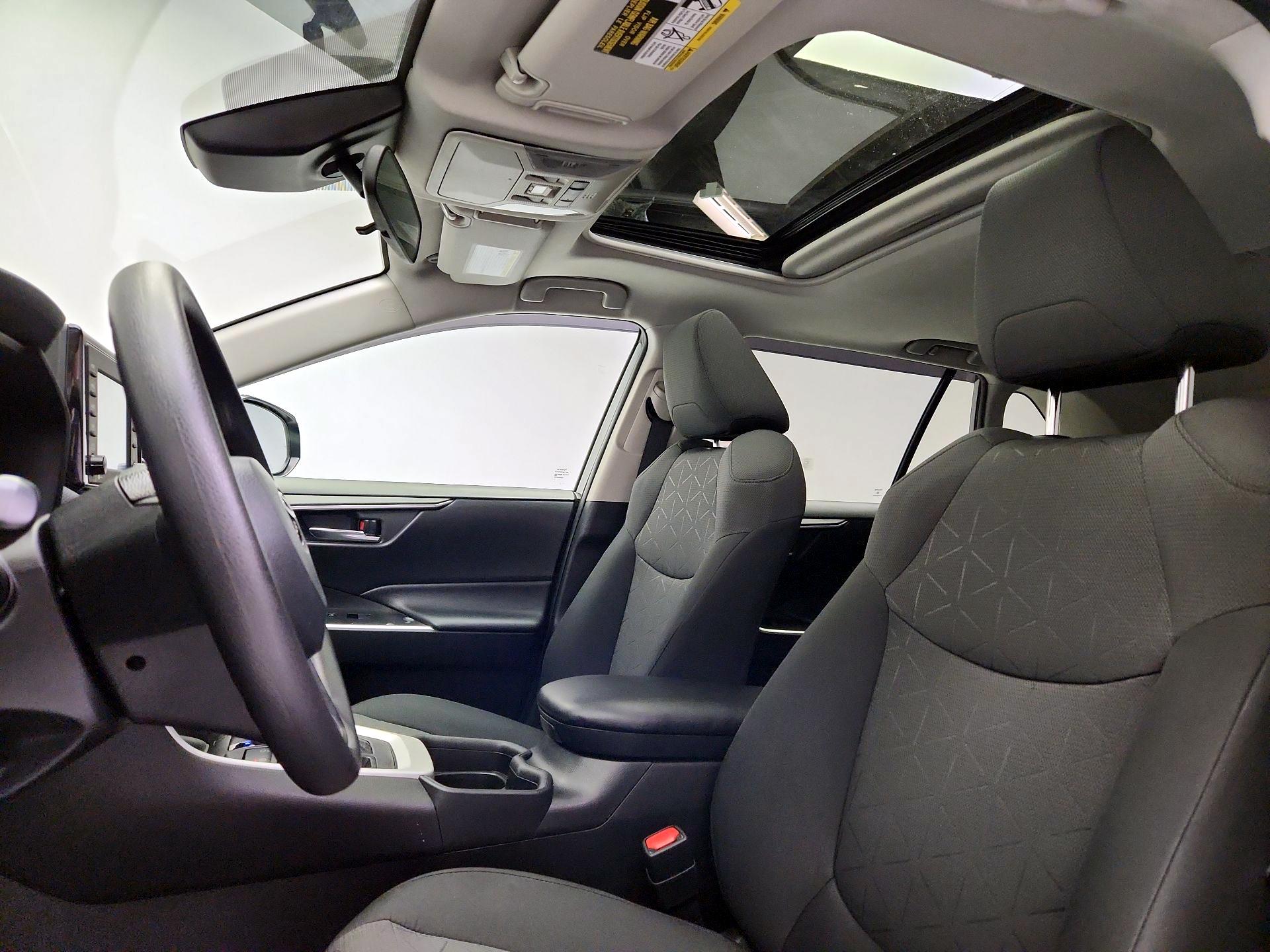 Thumbnail: 2020 Toyota RAV4 - 19