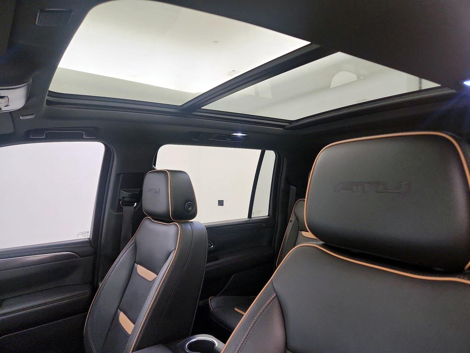 Thumbnail: 2023 GMC Yukon XL - 20