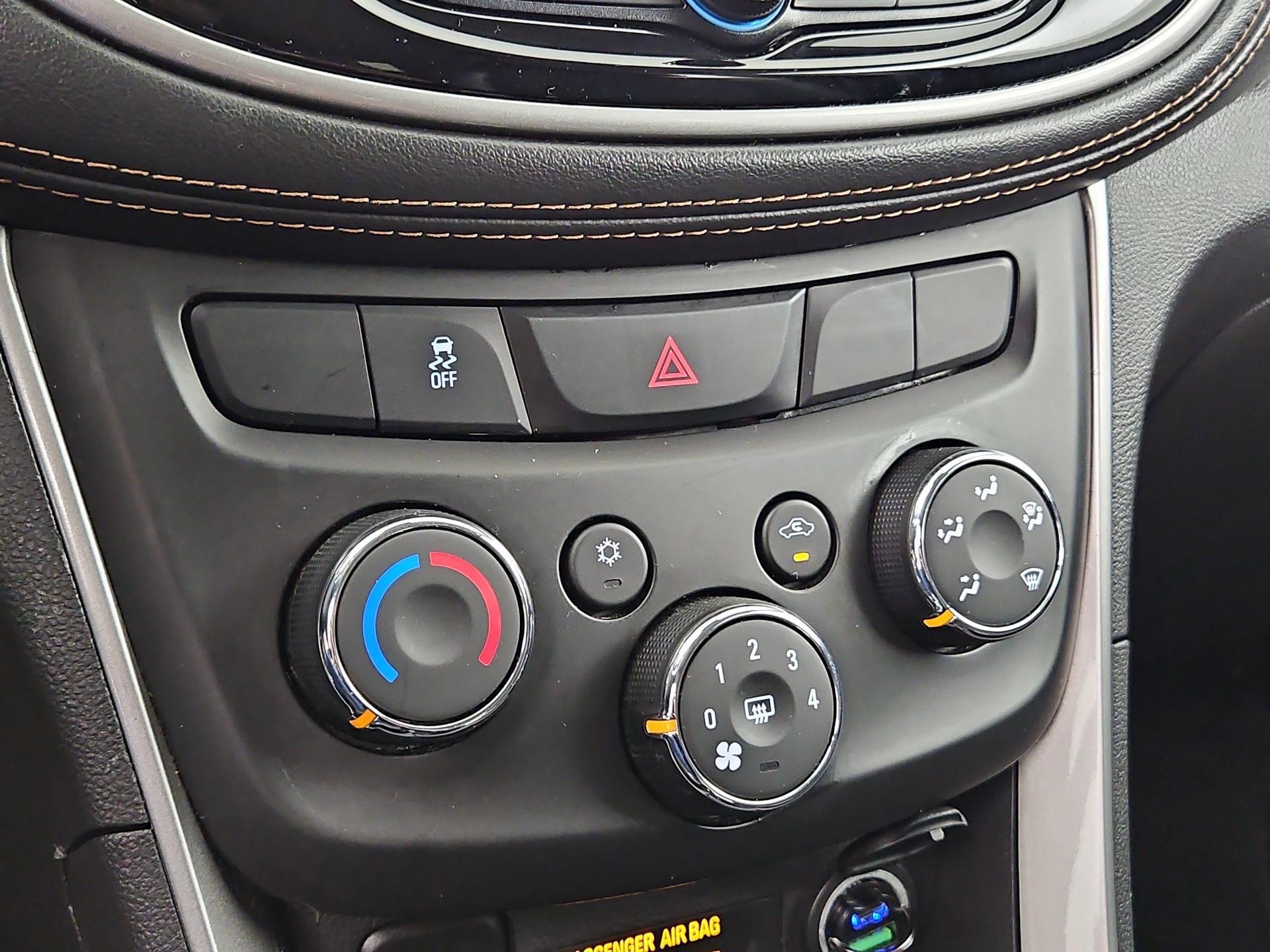 Thumbnail: 2021 Chevrolet Trax - 16