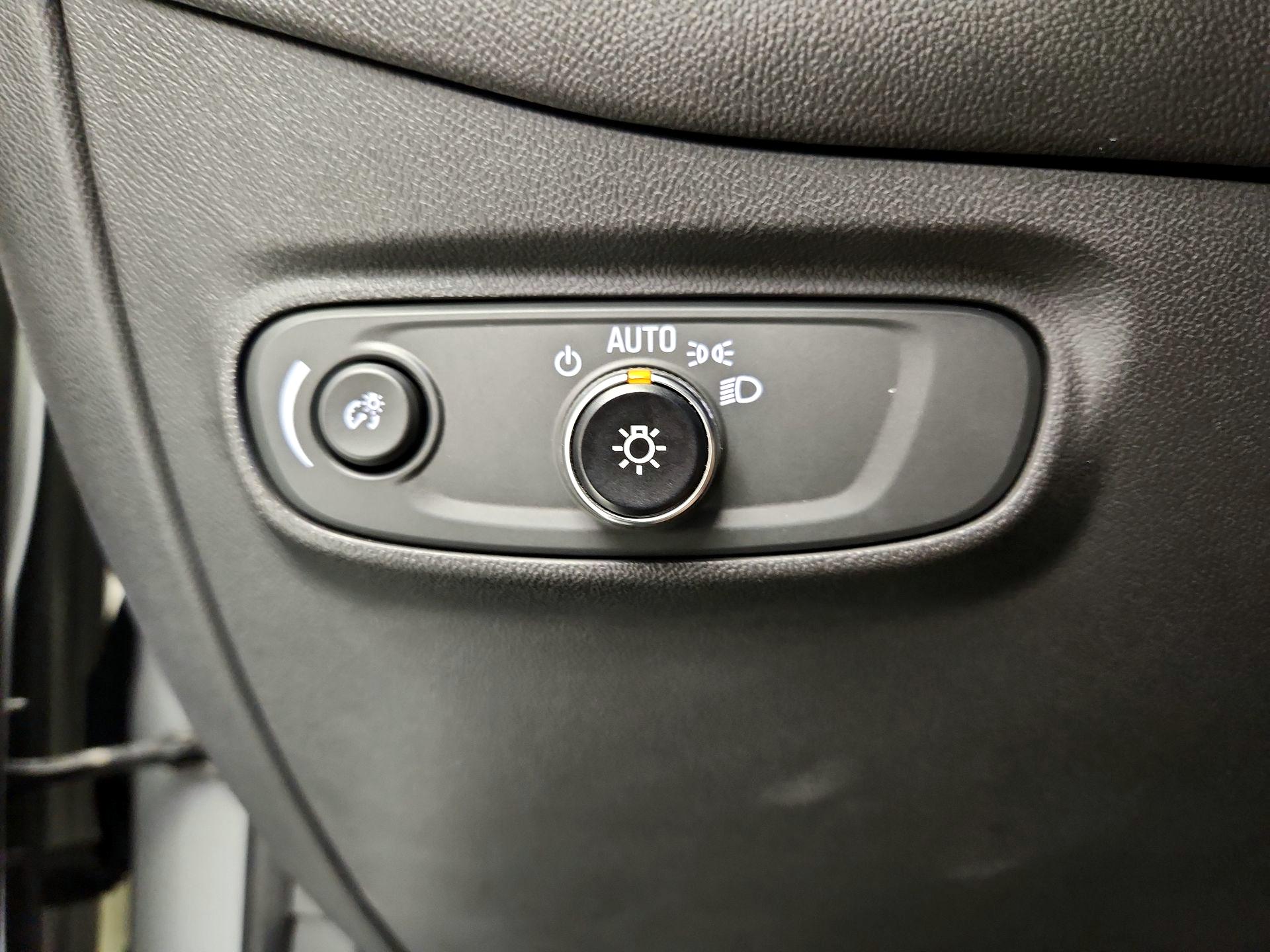 Thumbnail: 2020 Chevrolet Equinox - 13