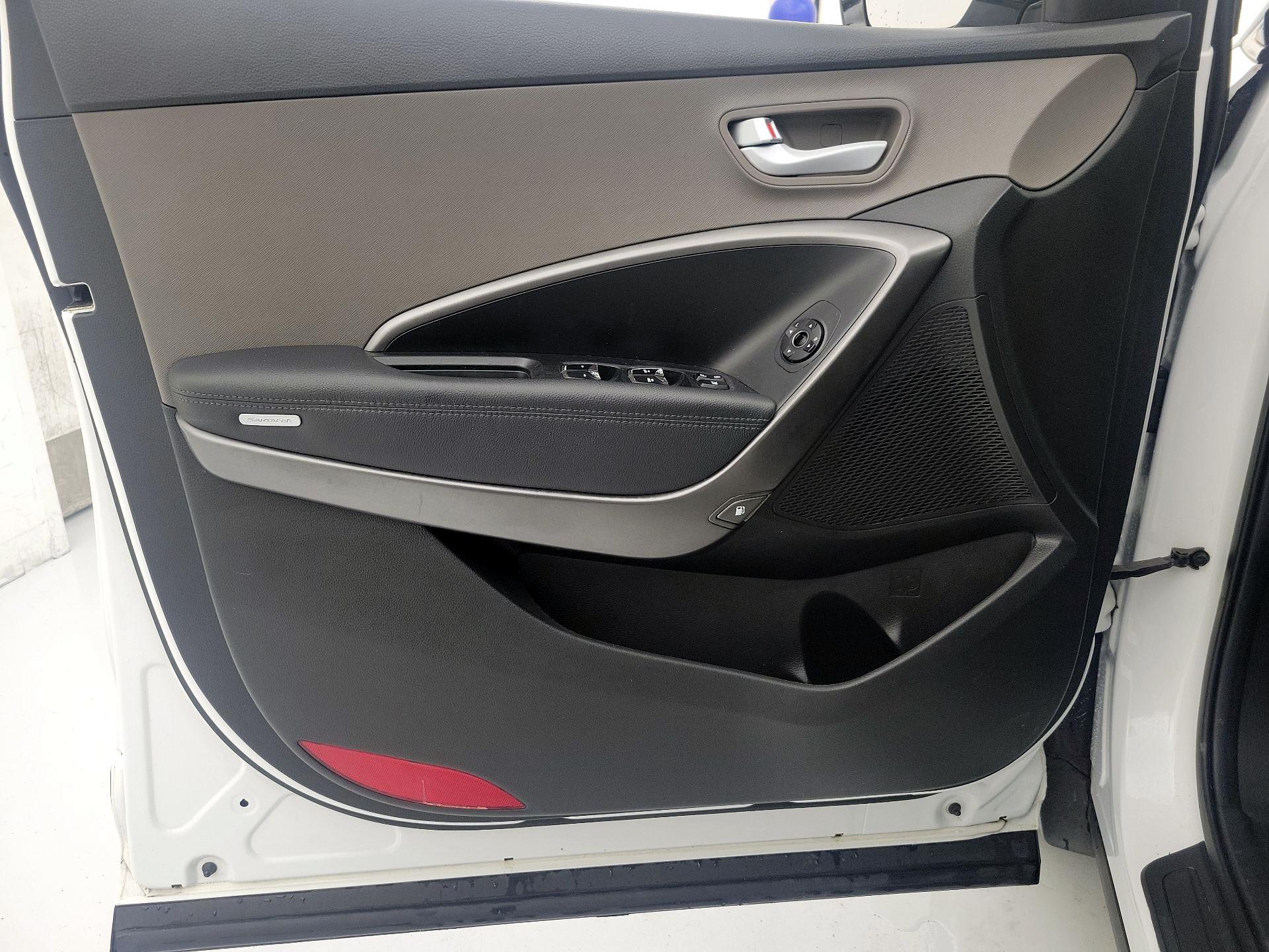 Thumbnail: 2017 Hyundai Santa Fe - 12