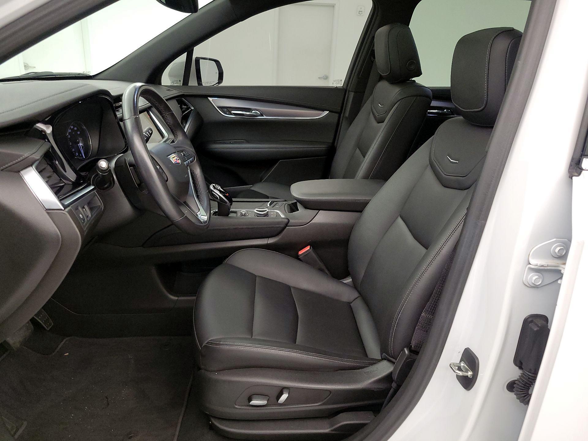 Thumbnail: 2022 Cadillac XT6 - 9