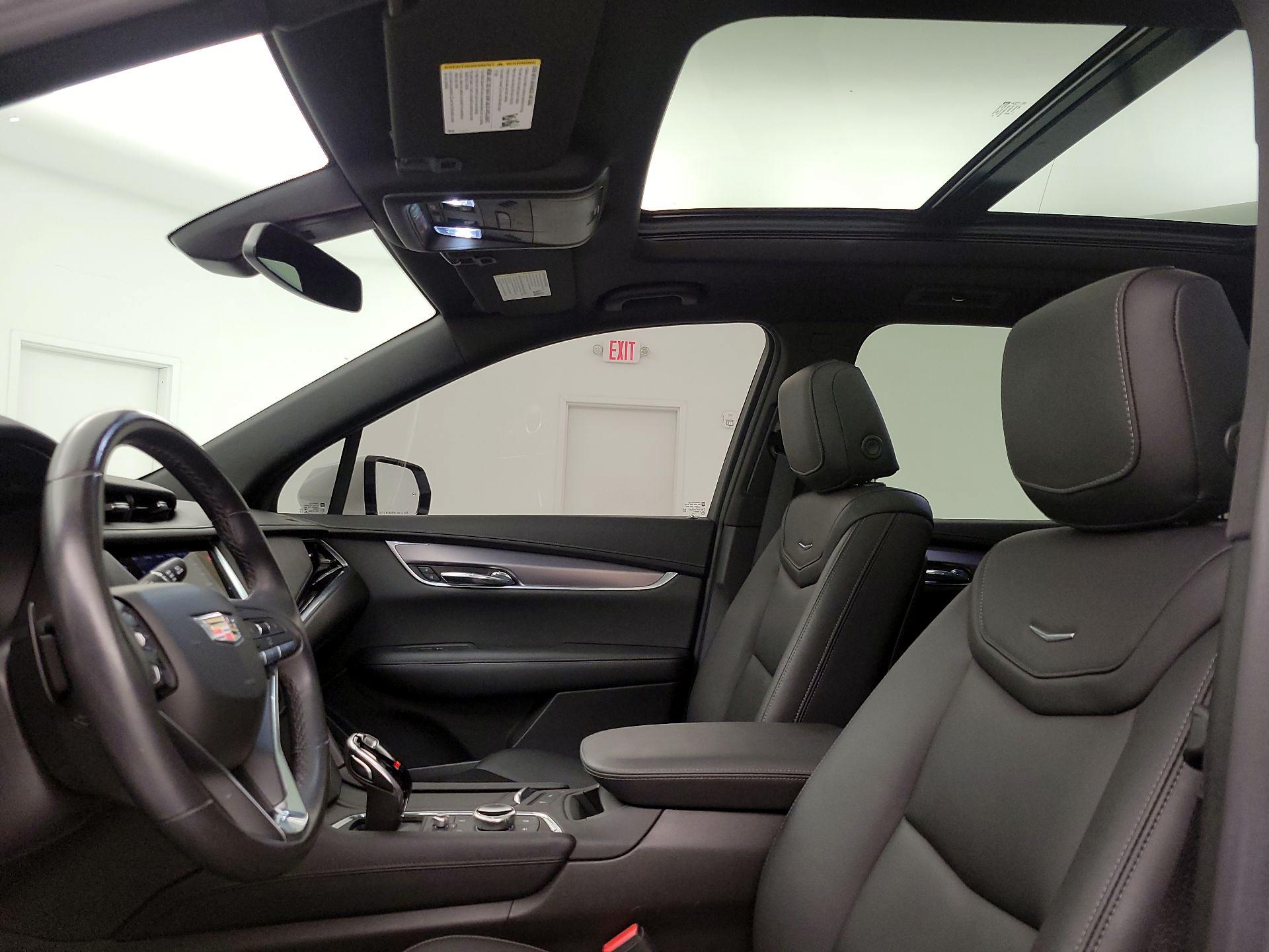 Thumbnail: 2022 Cadillac XT6 - 17