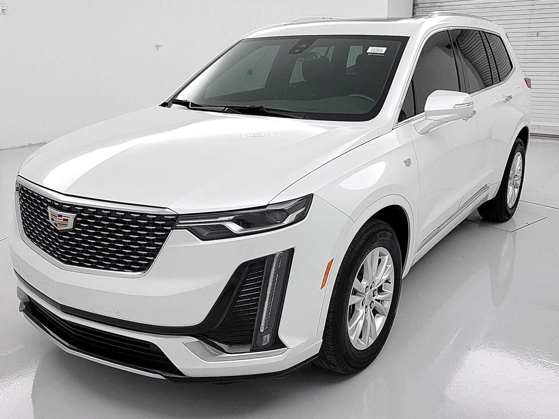 Thumbnail: 2022 Cadillac XT6 - 3