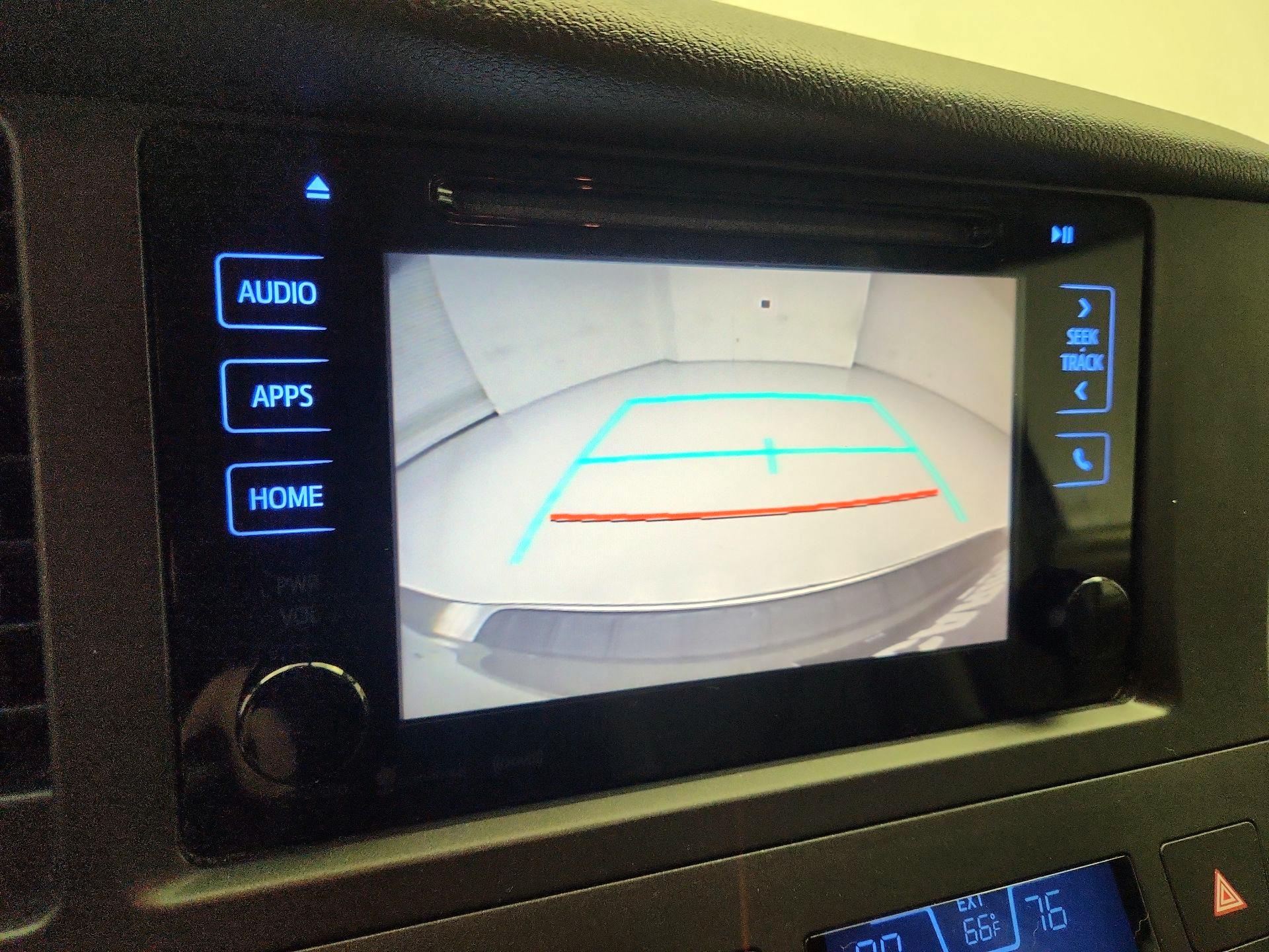 Thumbnail: 2017 Toyota Sienna - 14