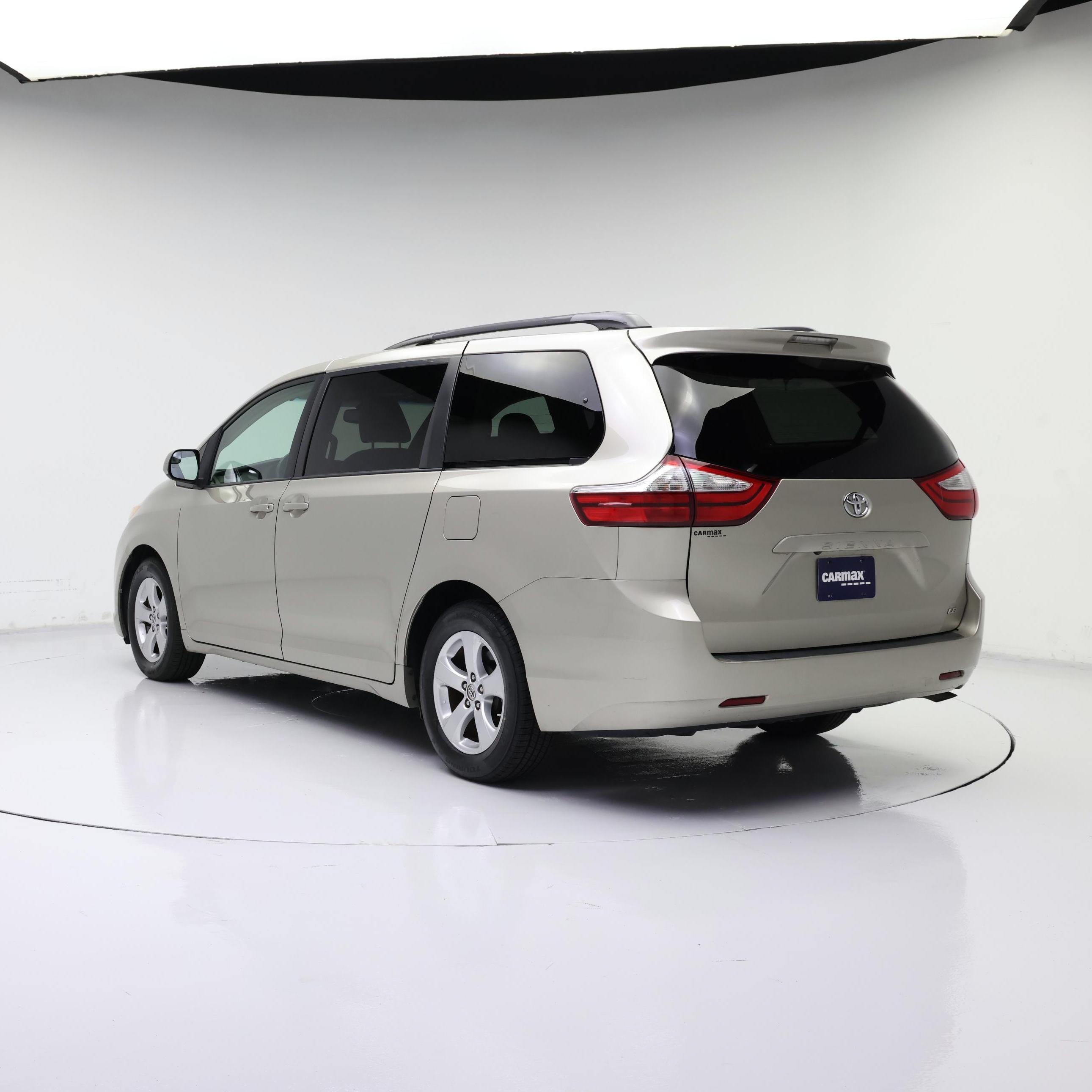 Thumbnail: 2017 Toyota Sienna - 2