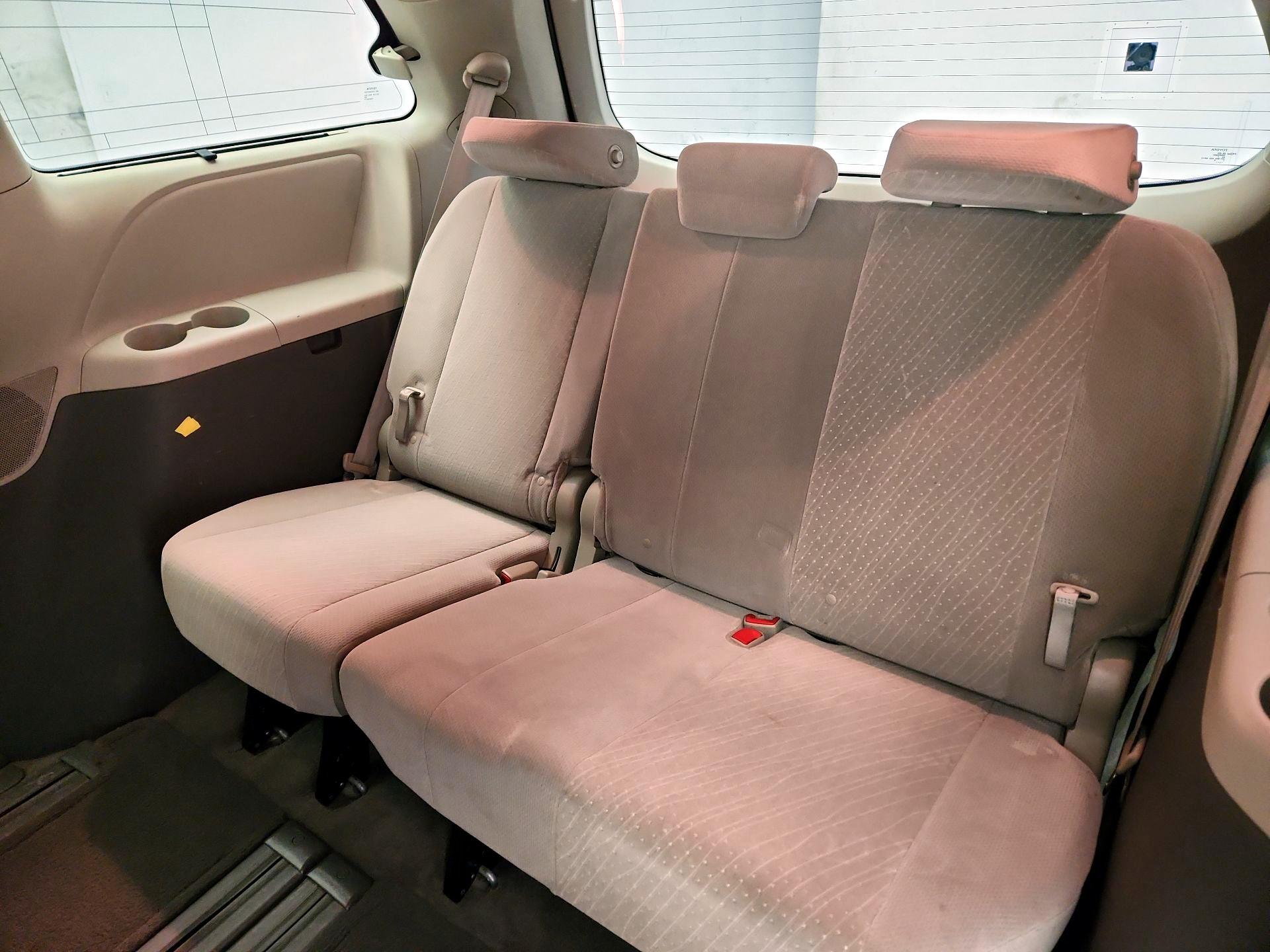 Thumbnail: 2017 Toyota Sienna - 20