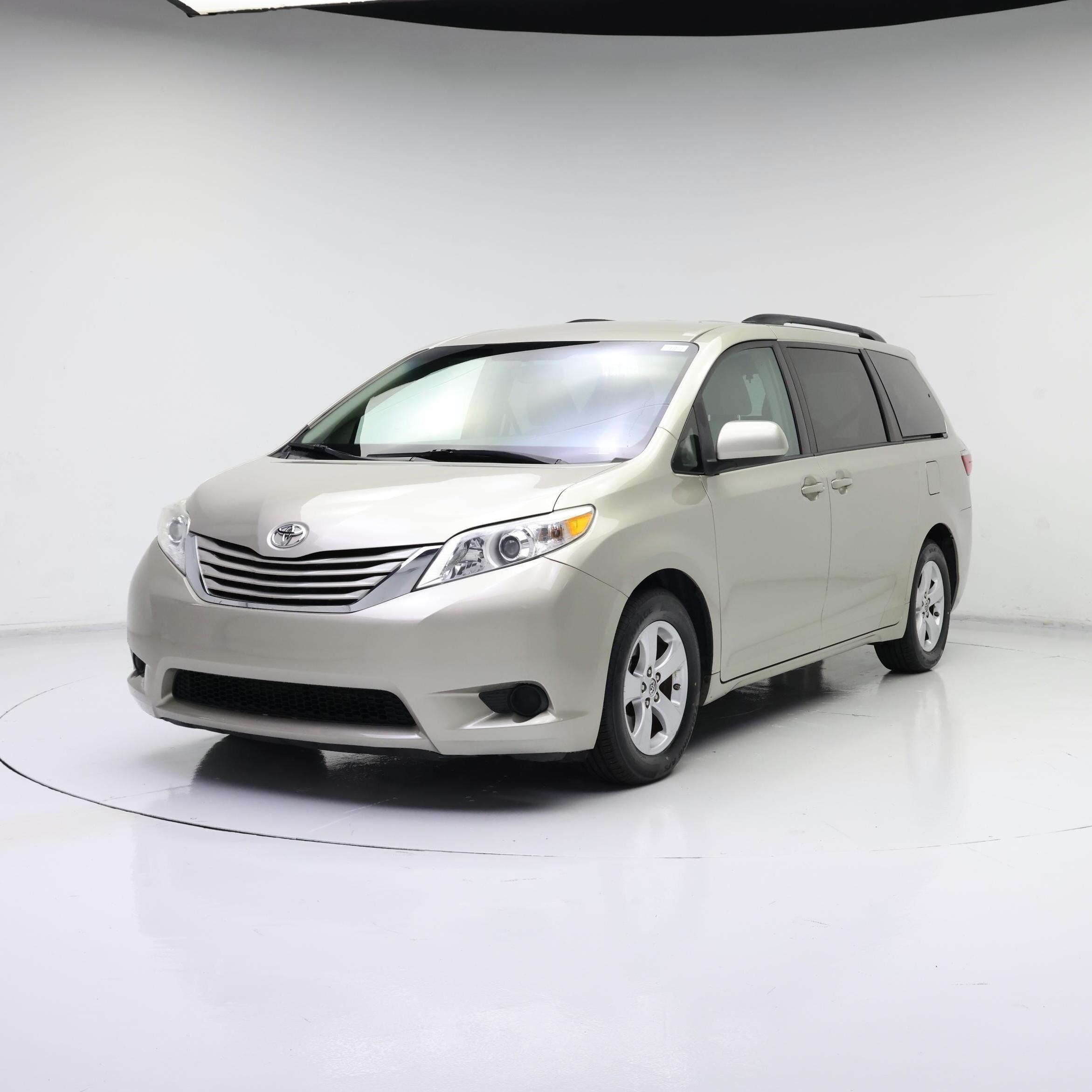 Thumbnail: 2017 Toyota Sienna - 4