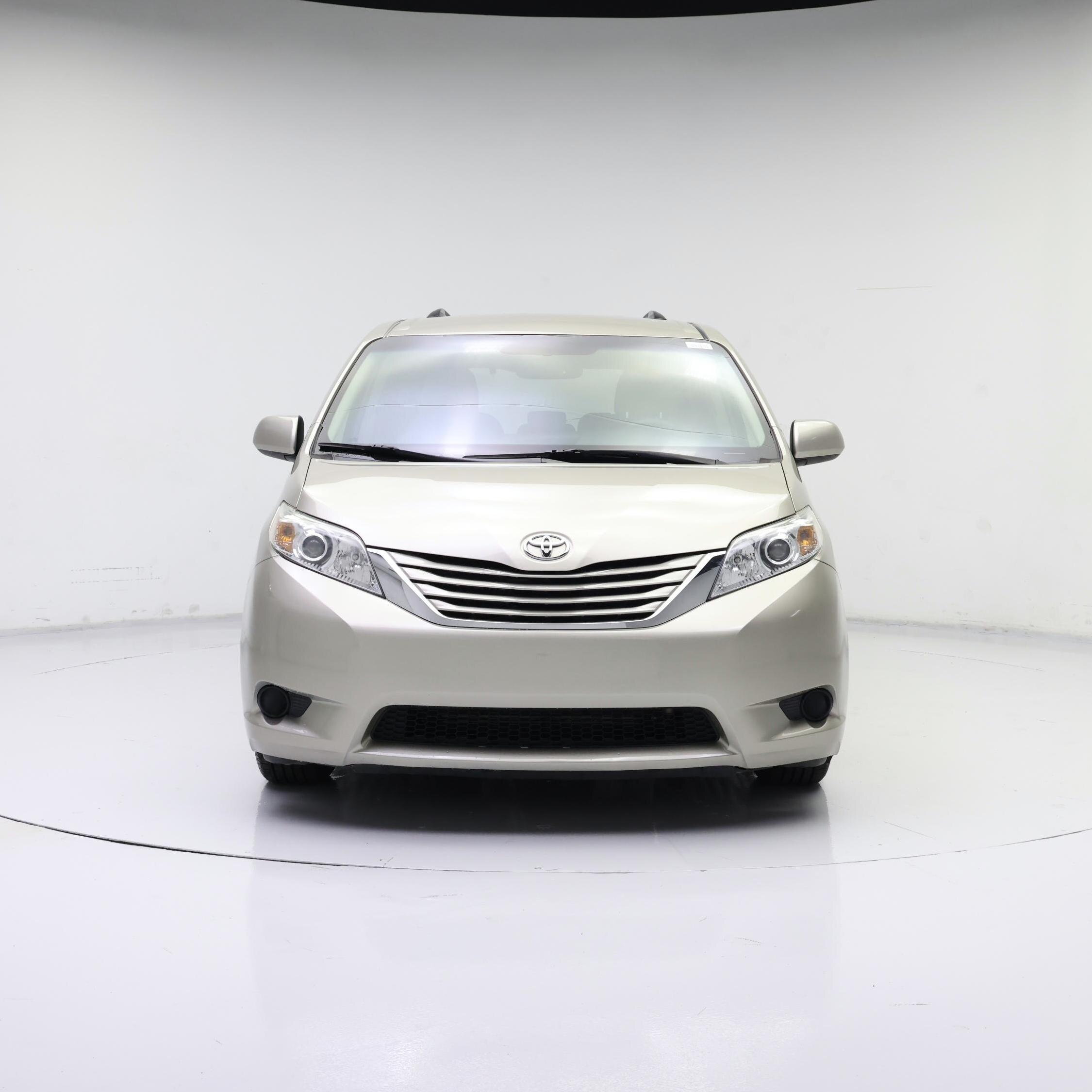 Thumbnail: 2017 Toyota Sienna - 5