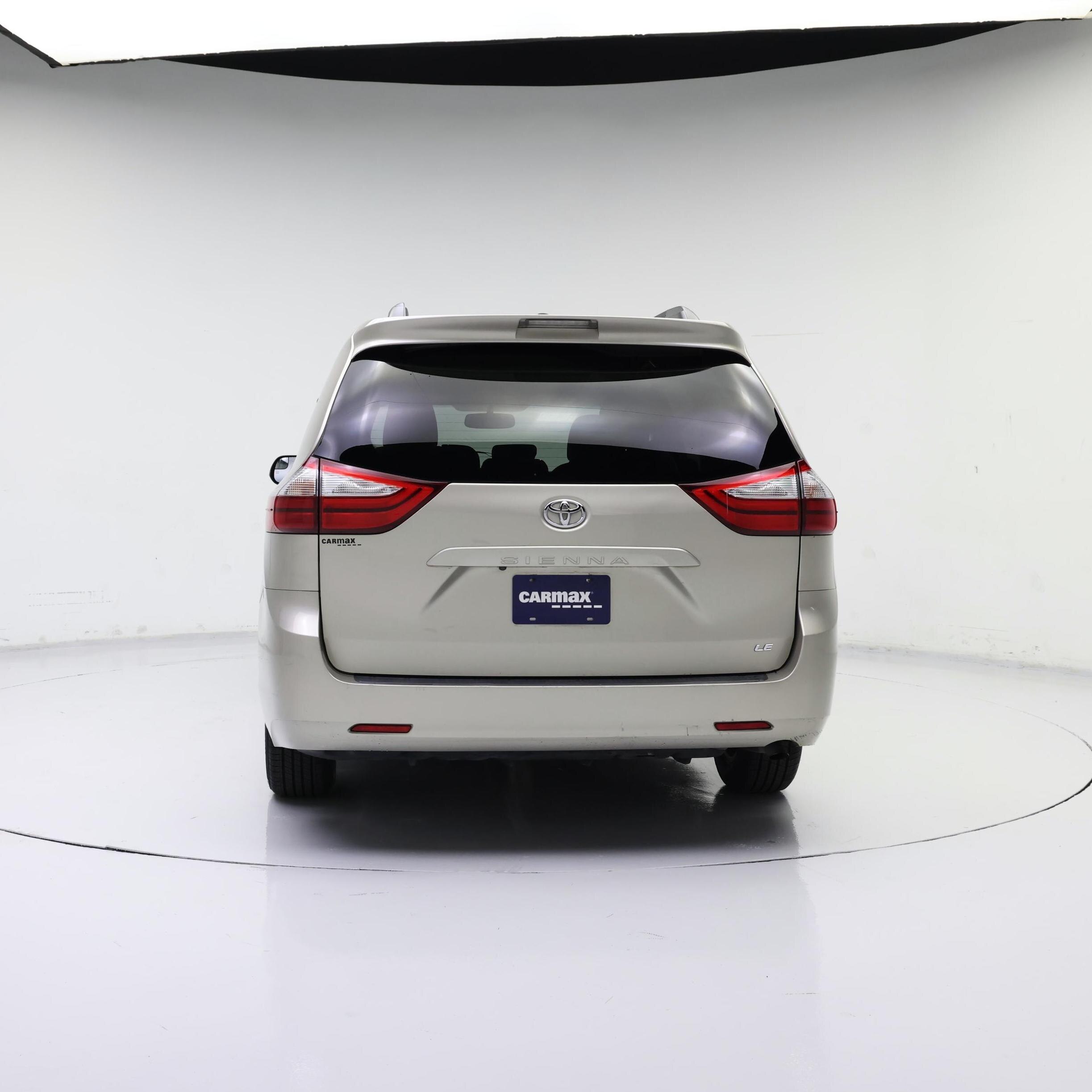 Thumbnail: 2017 Toyota Sienna - 6