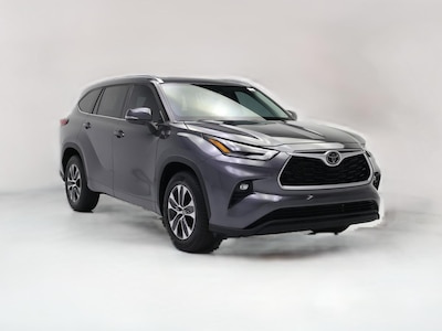 Gray 2021 Toyota Highlander XLE