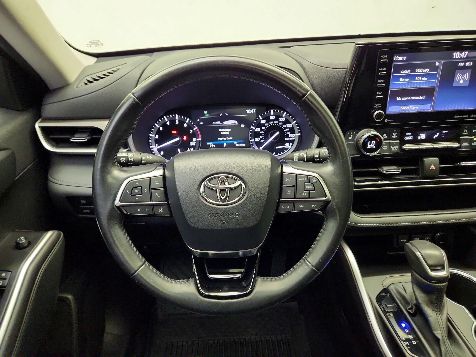 Thumbnail: 2021 Toyota Highlander - 10