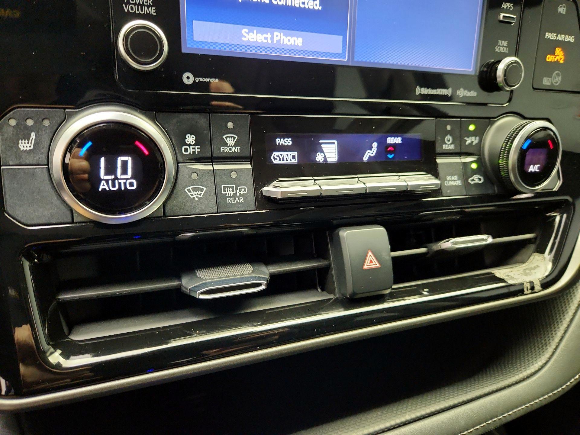 Thumbnail: 2021 Toyota Highlander - 16