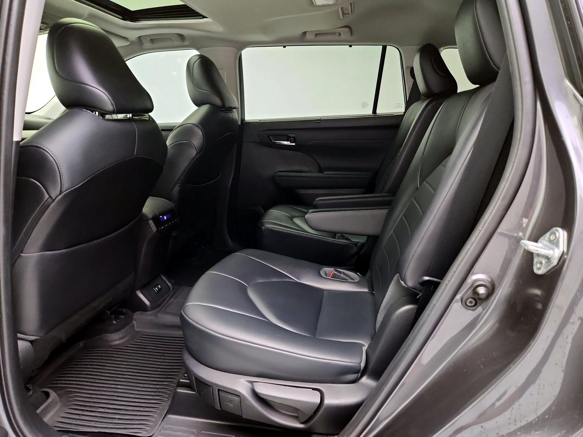 Thumbnail: 2021 Toyota Highlander - 20