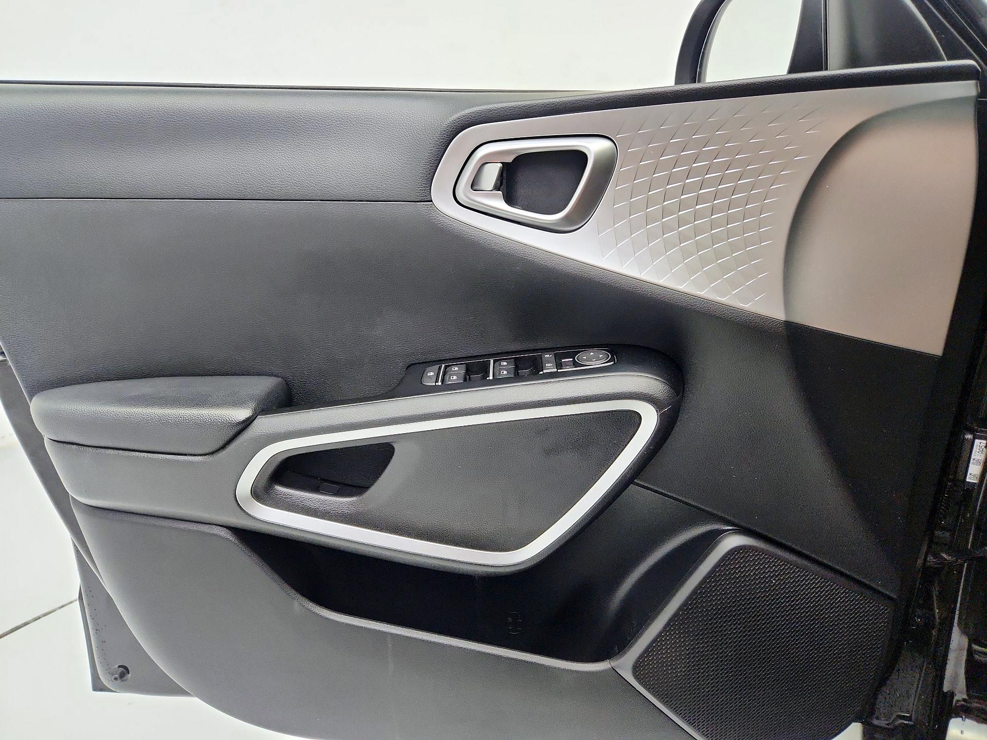 Thumbnail: 2020 Kia Soul - 12