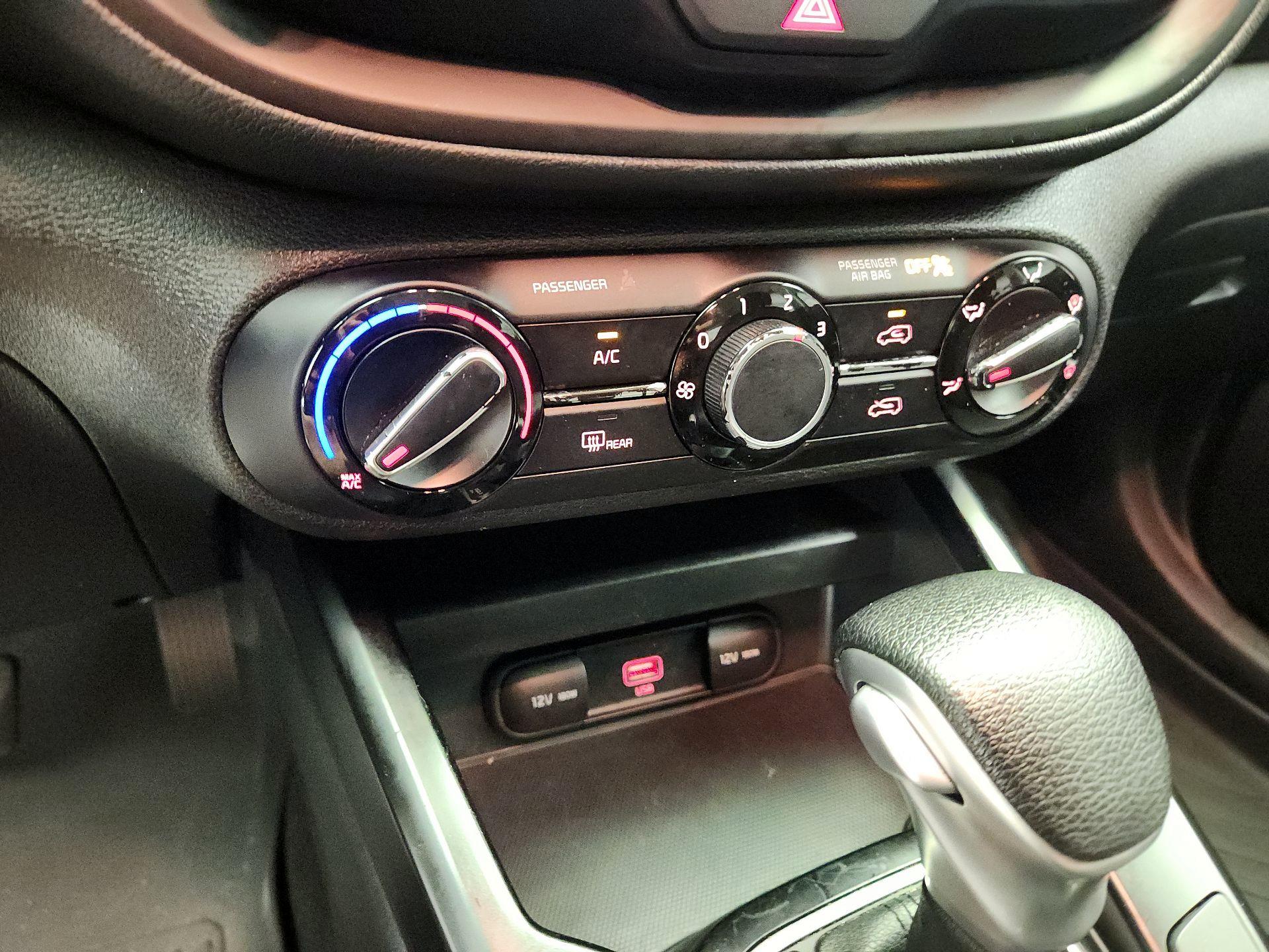 Thumbnail: 2020 Kia Soul - 16