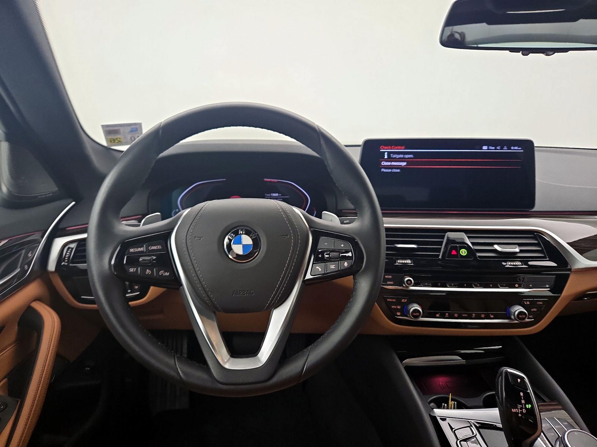 Thumbnail: 2022 BMW 5 Series - 10