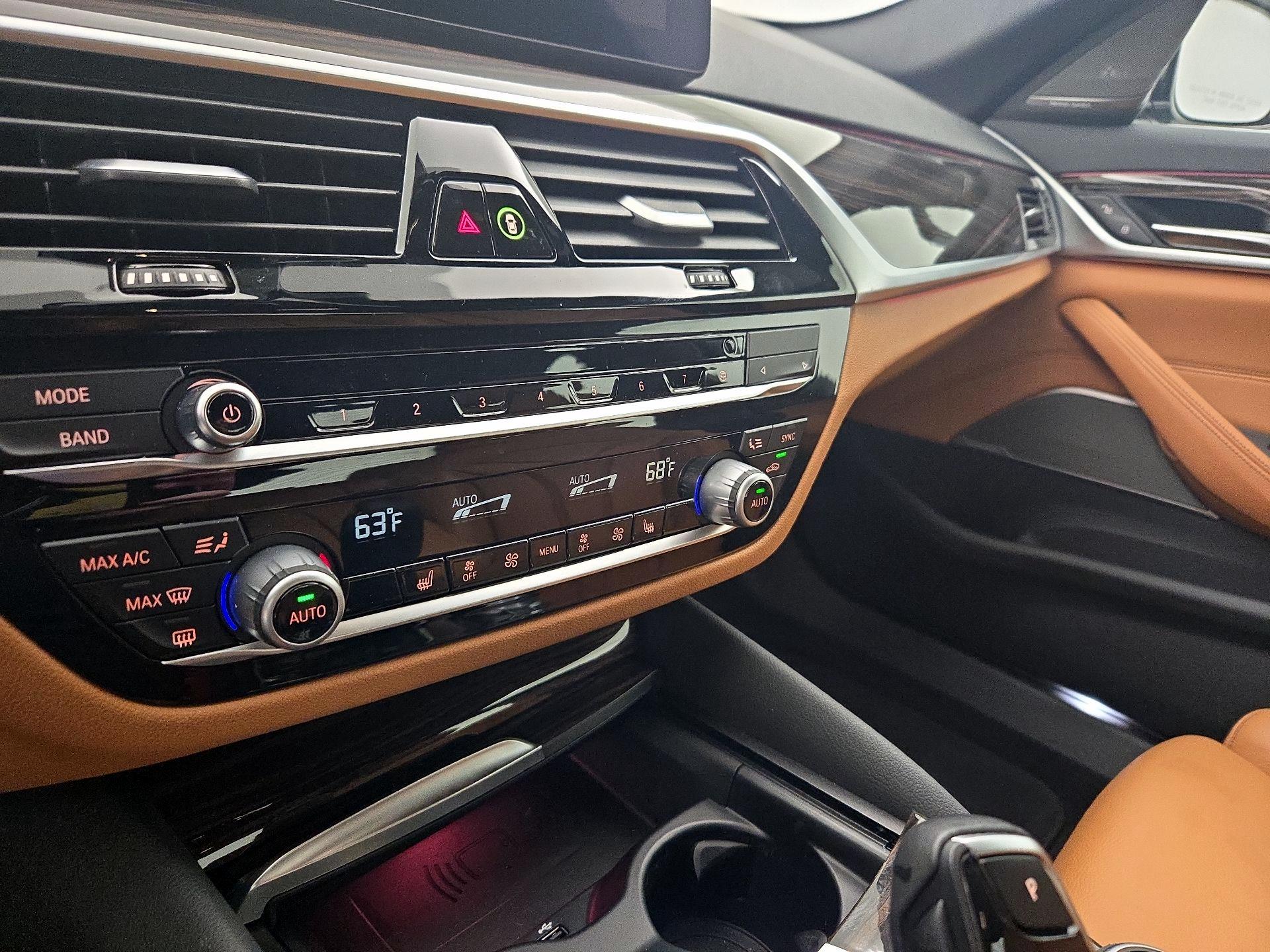 Thumbnail: 2022 BMW 5 Series - 17