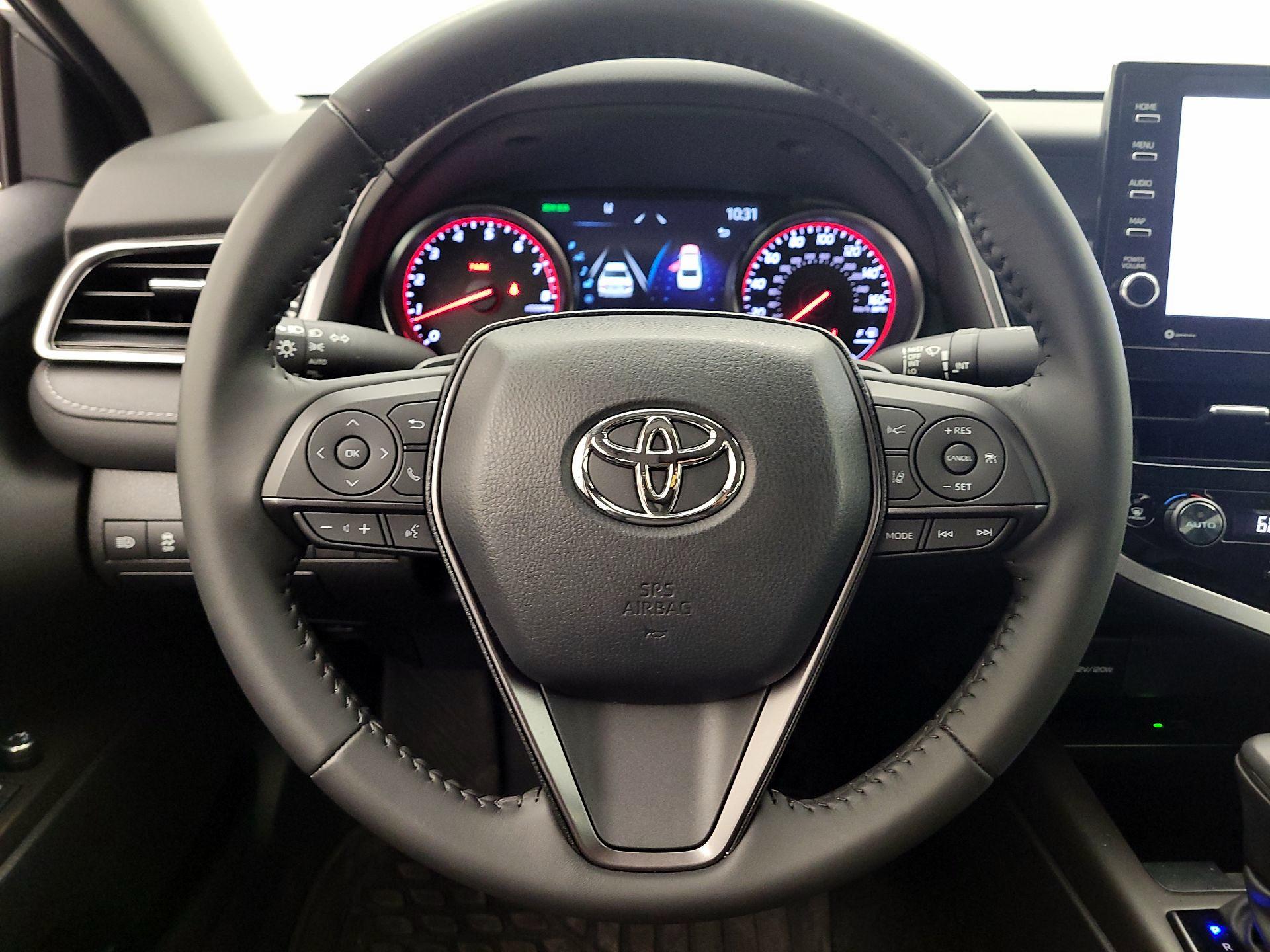 Thumbnail: 2023 Toyota Camry - 10