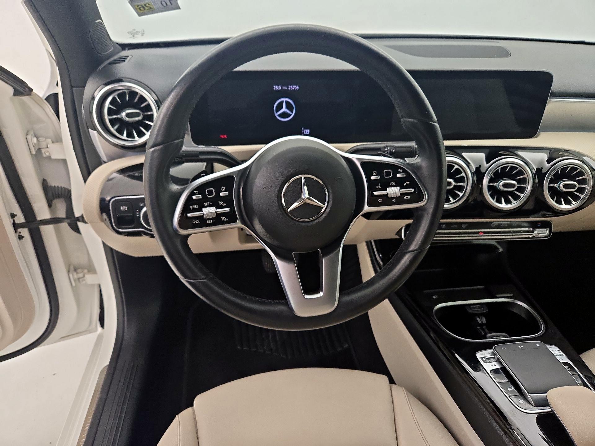 Thumbnail: 2020 Mercedes-Benz A-Class - 10