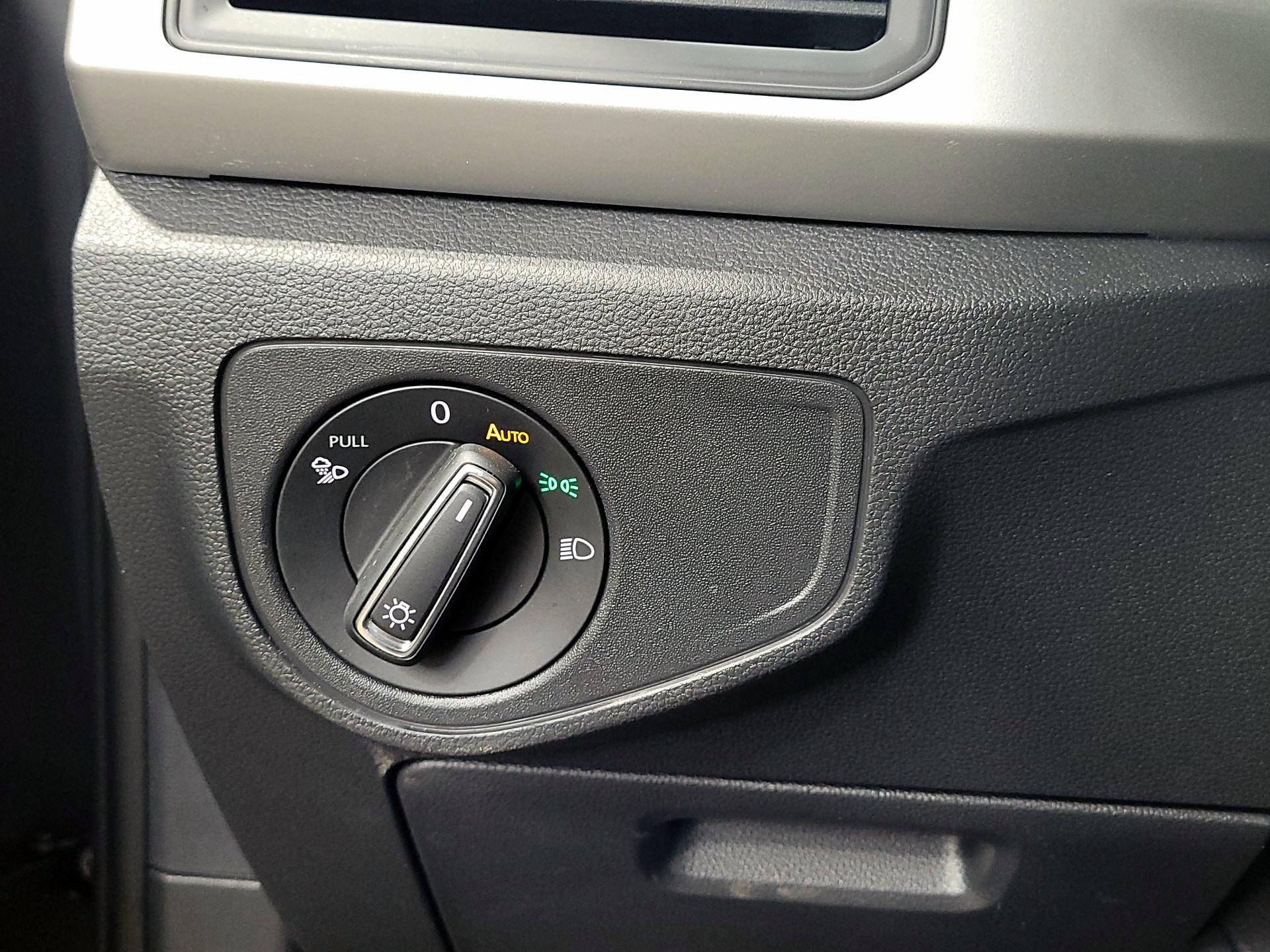 Thumbnail: 2021 Volkswagen Atlas - 13