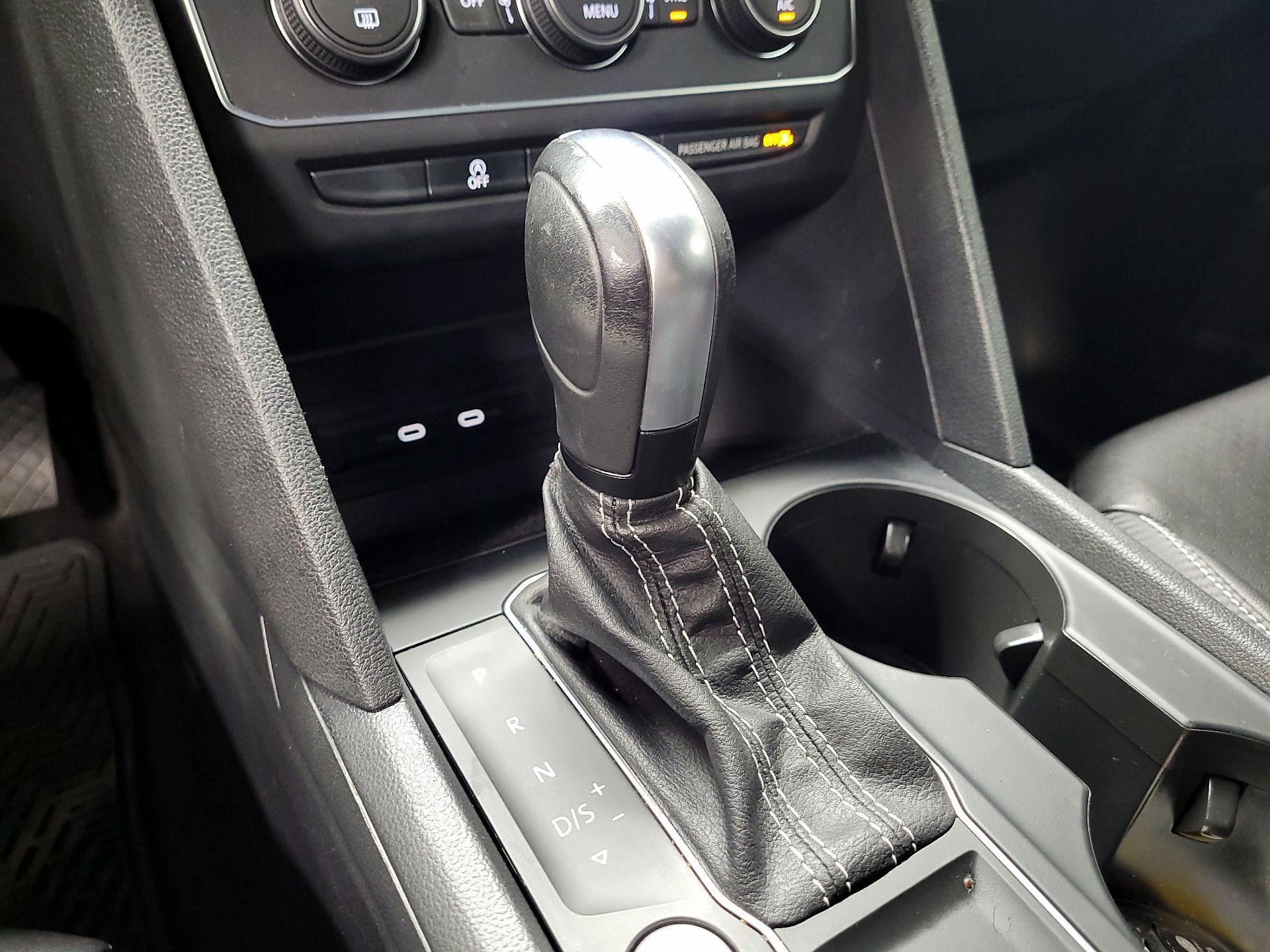 Thumbnail: 2021 Volkswagen Atlas - 17