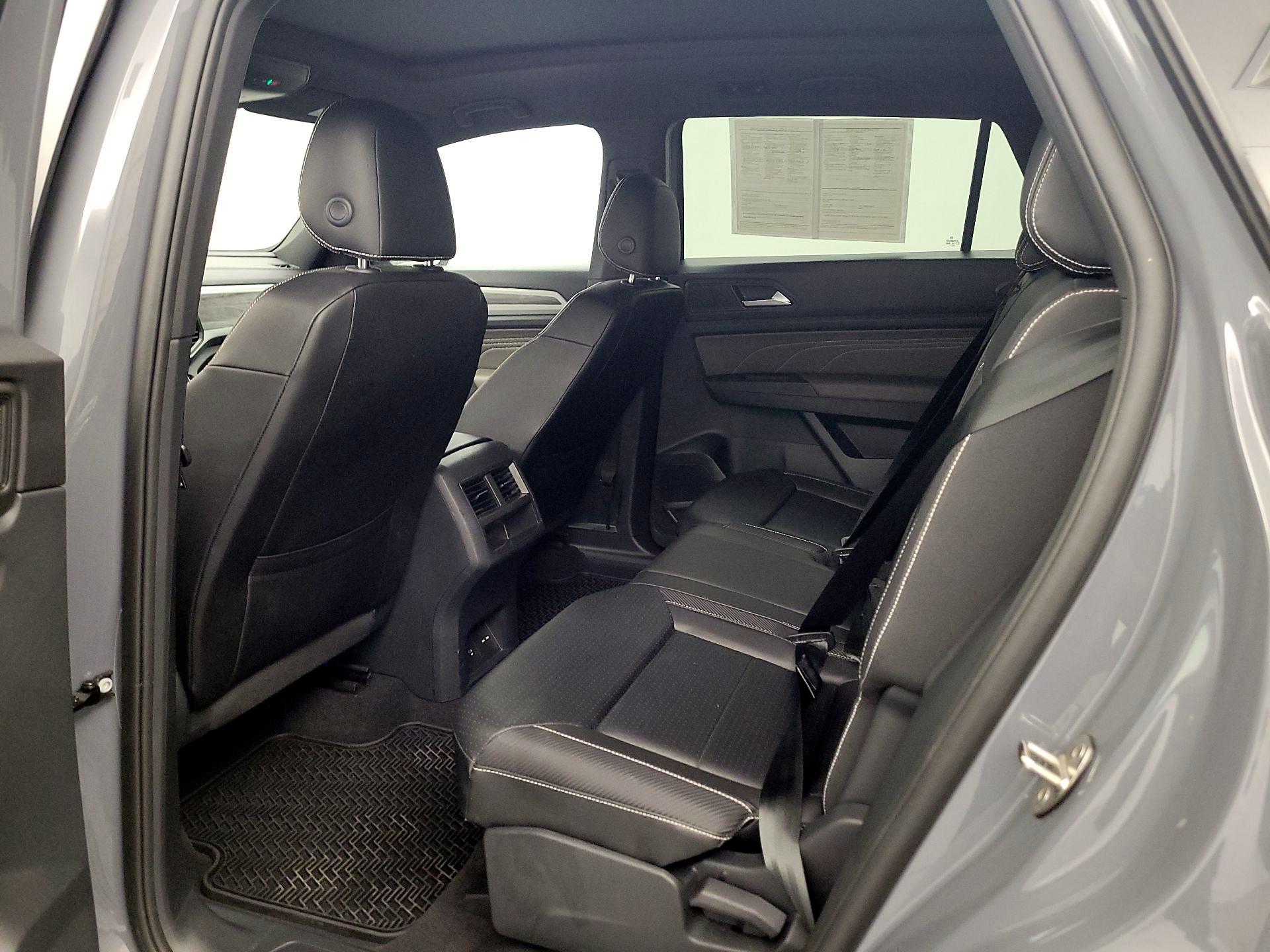 Thumbnail: 2021 Volkswagen Atlas - 18