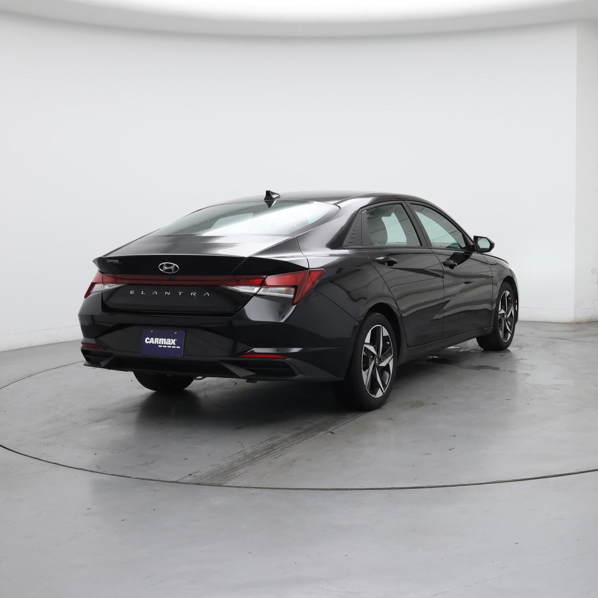 Thumbnail: 2023 Hyundai Elantra - 8