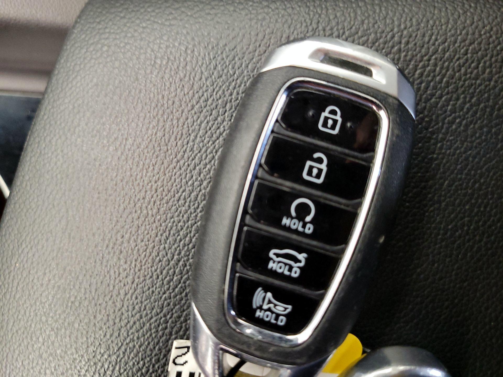 Thumbnail: 2023 Hyundai Elantra - 18