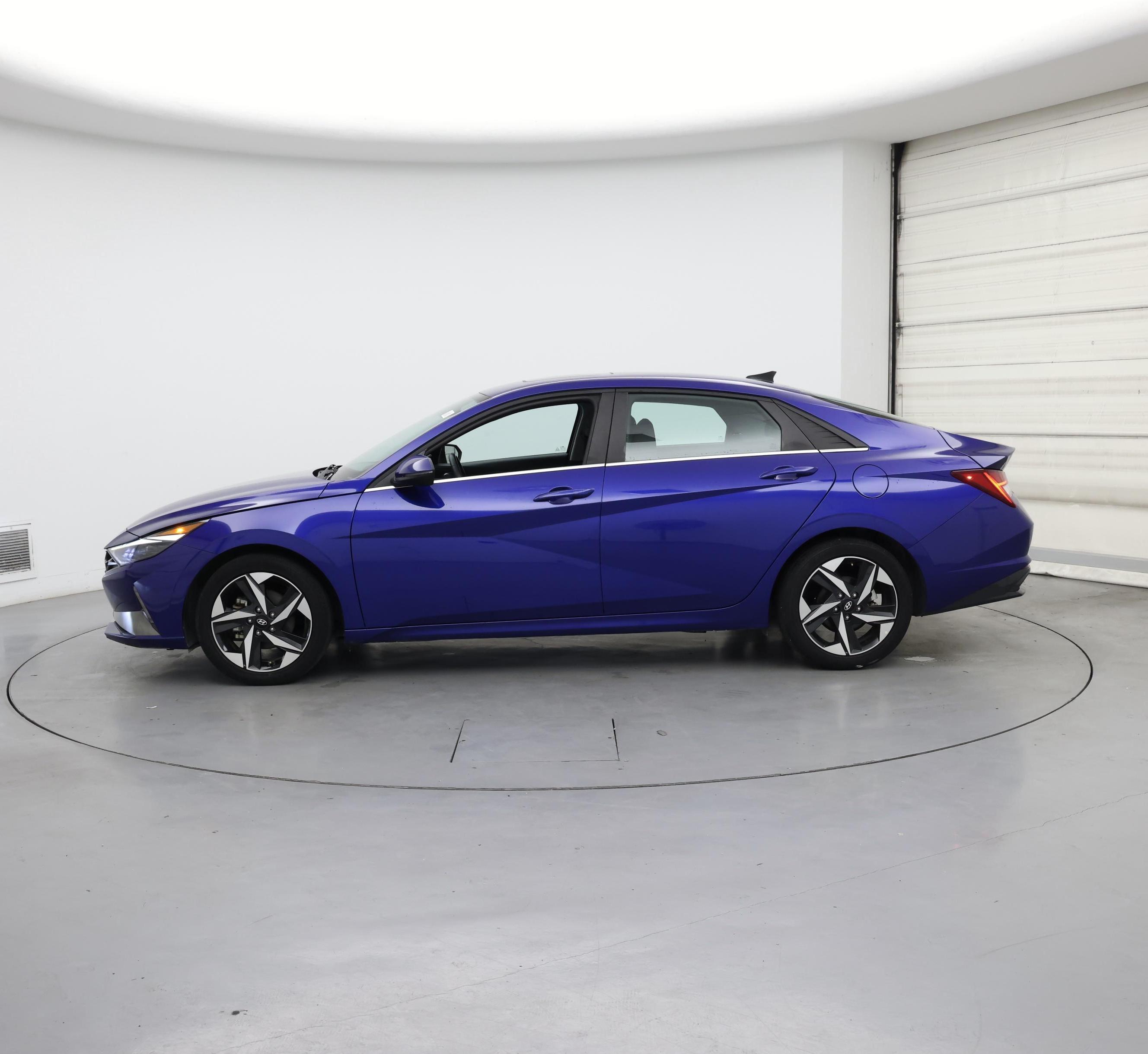 Thumbnail: 2023 Hyundai Elantra - 3