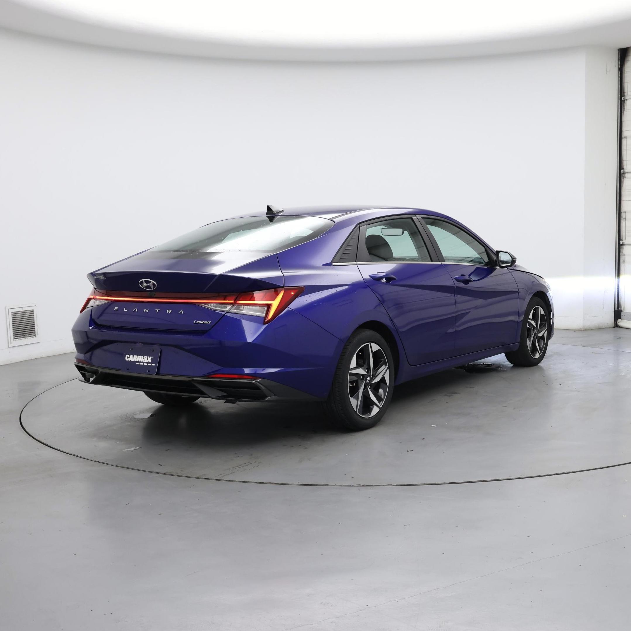 Thumbnail: 2023 Hyundai Elantra - 8