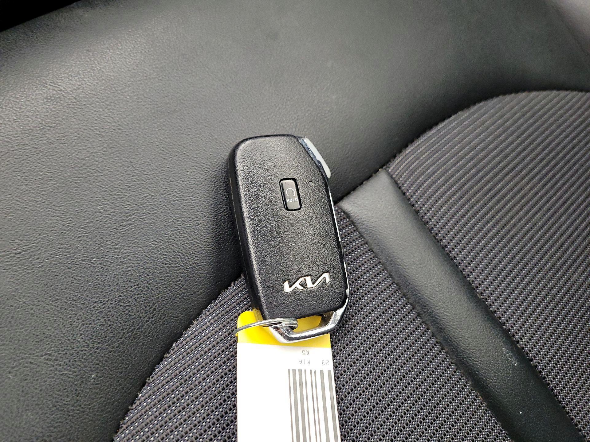 Thumbnail: 2023 Kia K5 - 18