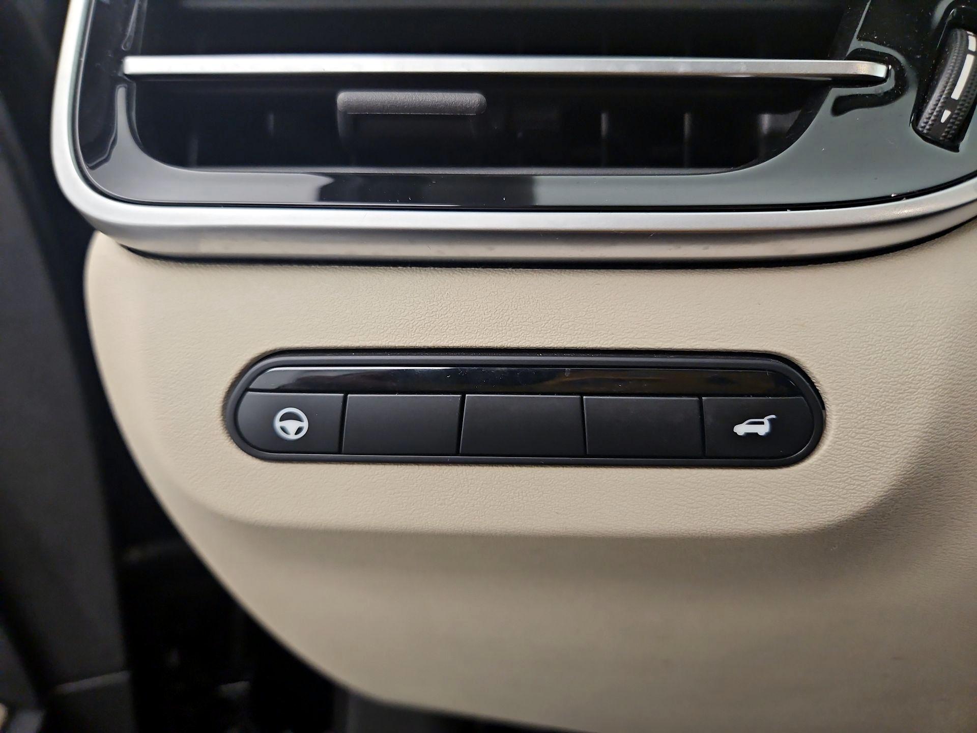 Thumbnail: 2023 INFINITI QX60 - 13
