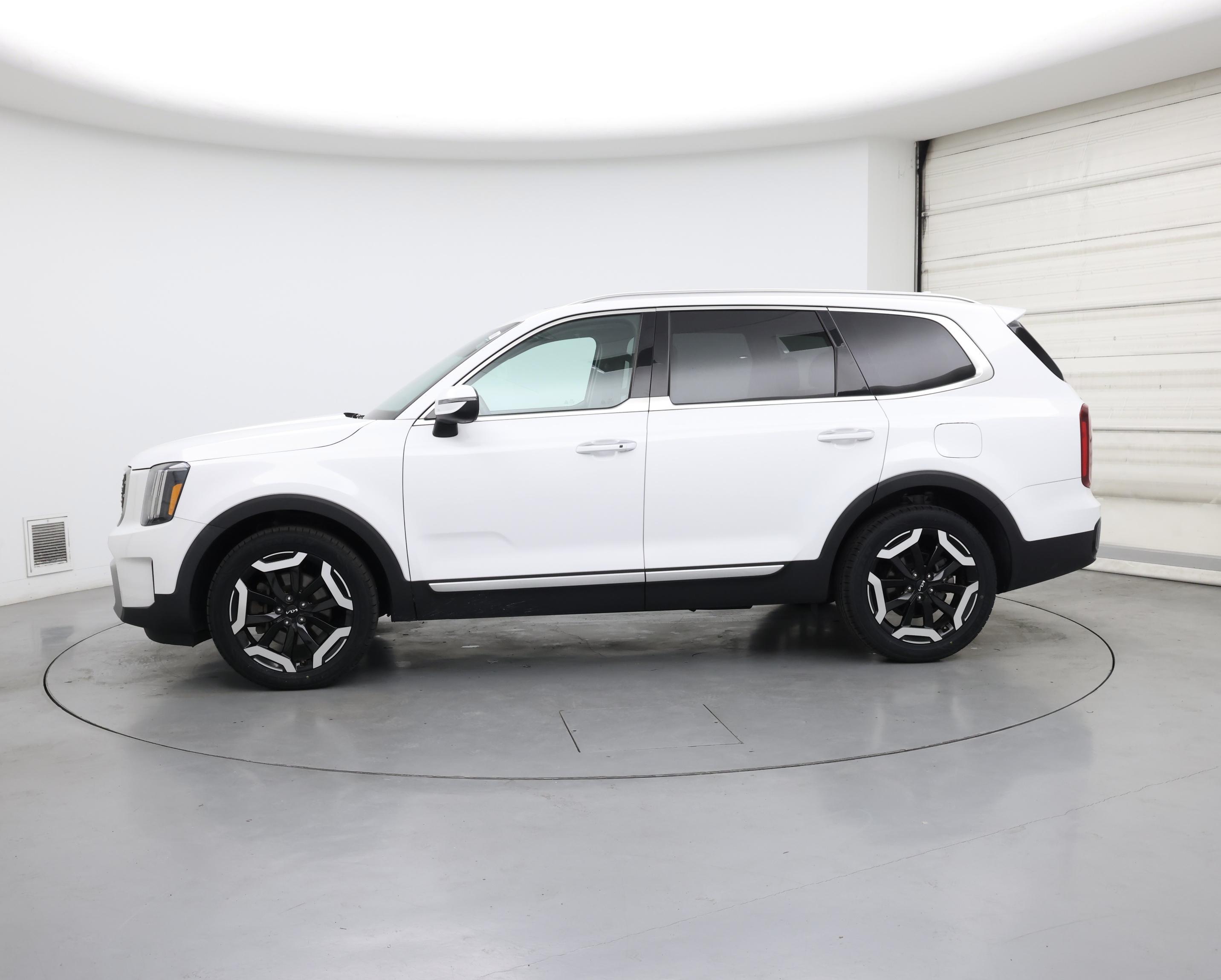 Thumbnail: 2023 Kia Telluride - 3