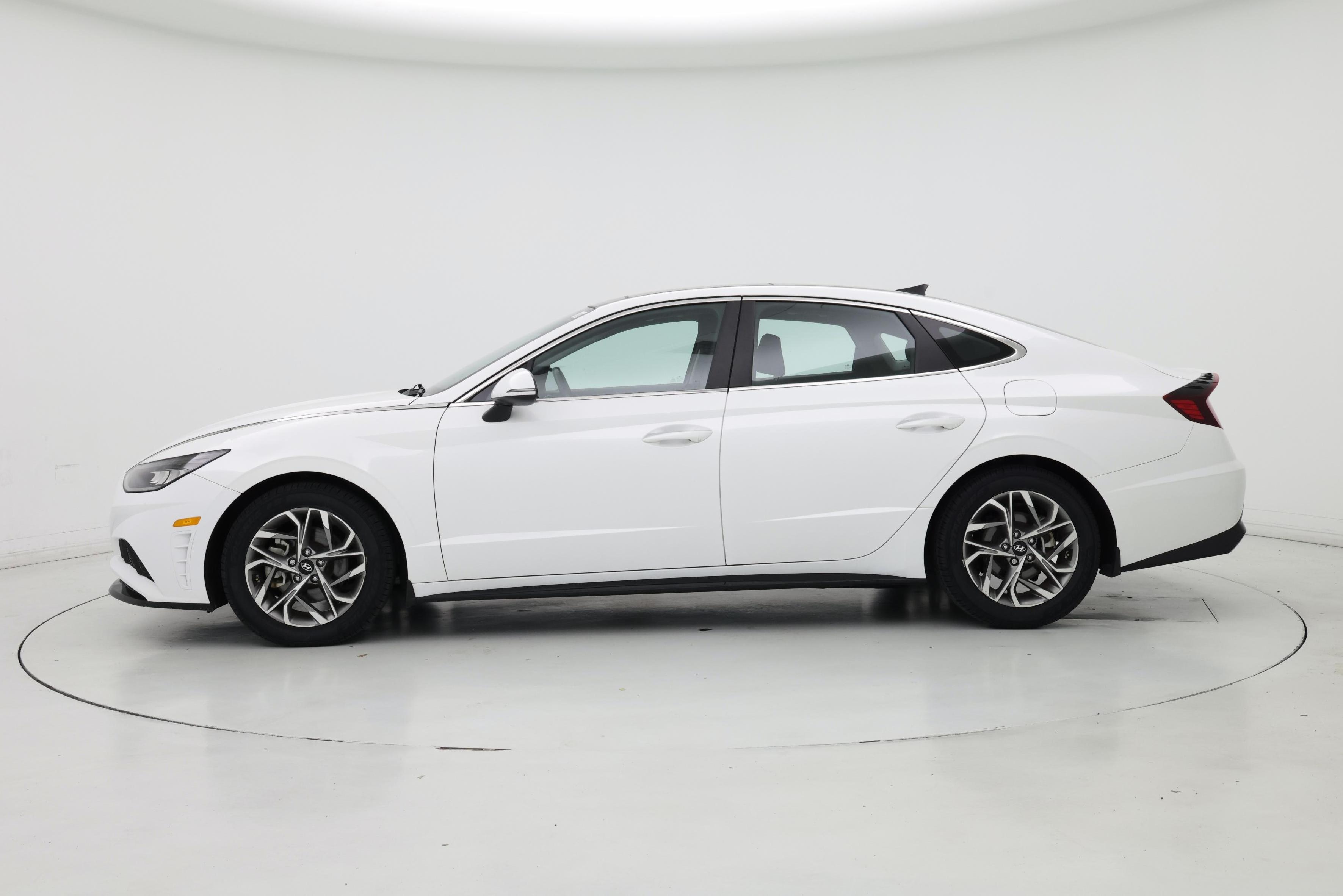 Thumbnail: 2022 Hyundai Sonata - 3