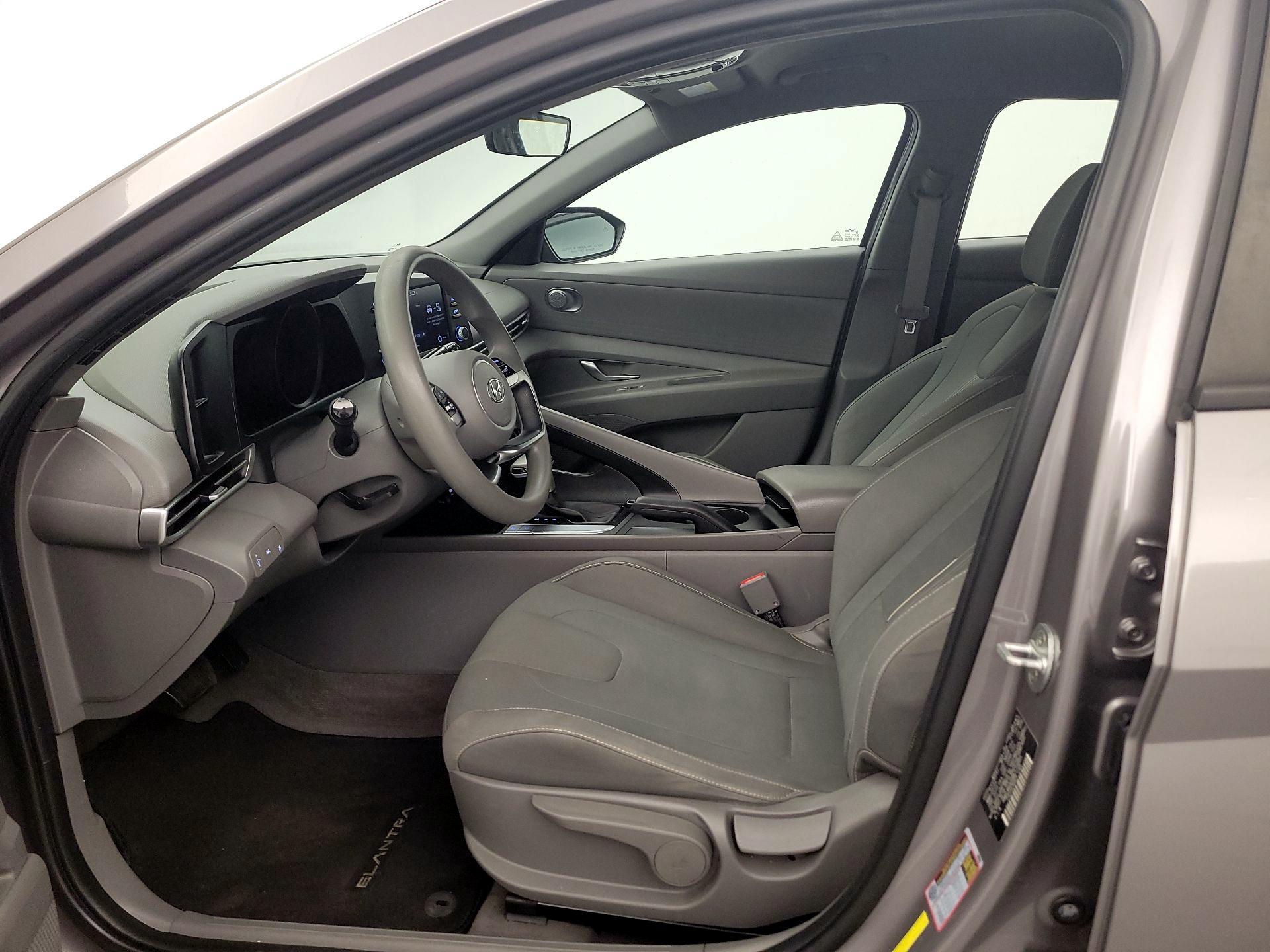 Thumbnail: 2021 Hyundai Elantra - 11