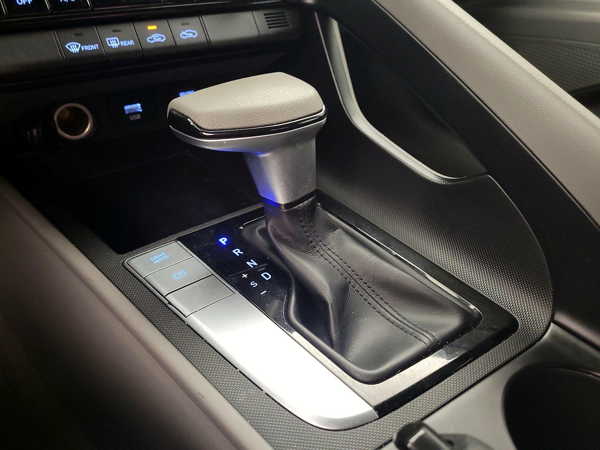 Thumbnail: 2021 Hyundai Elantra - 17