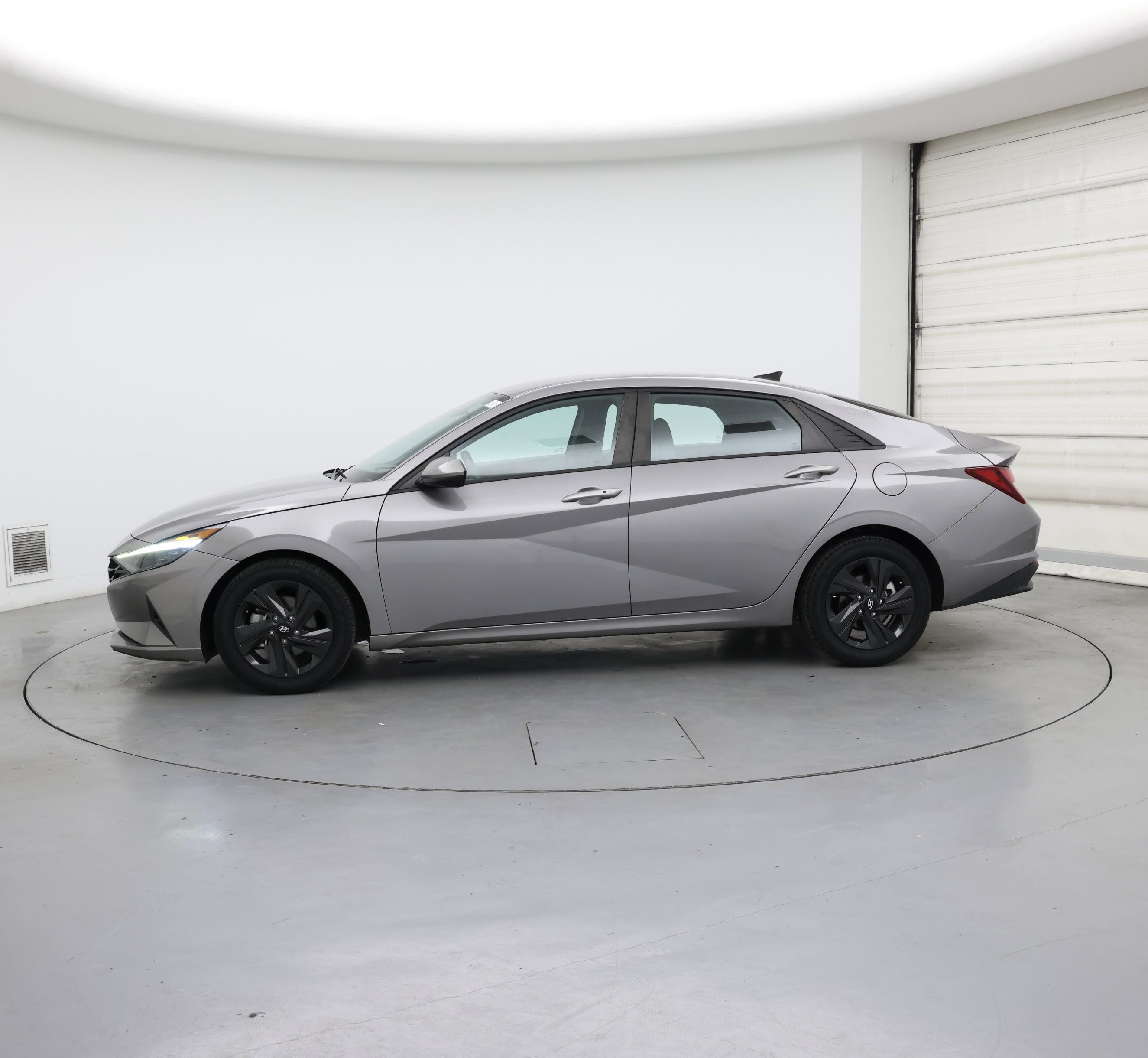 Thumbnail: 2021 Hyundai Elantra - 3