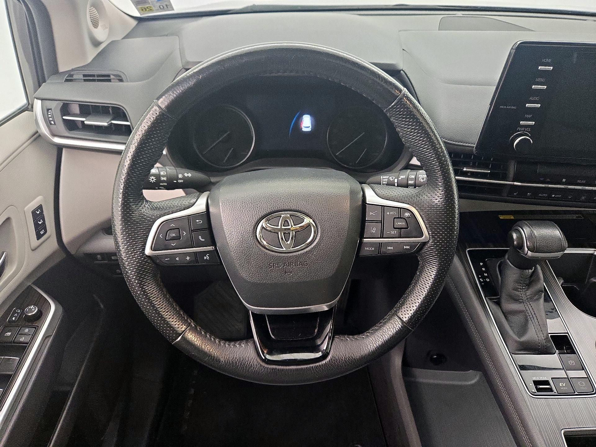 Thumbnail: 2022 Toyota Sienna - 10