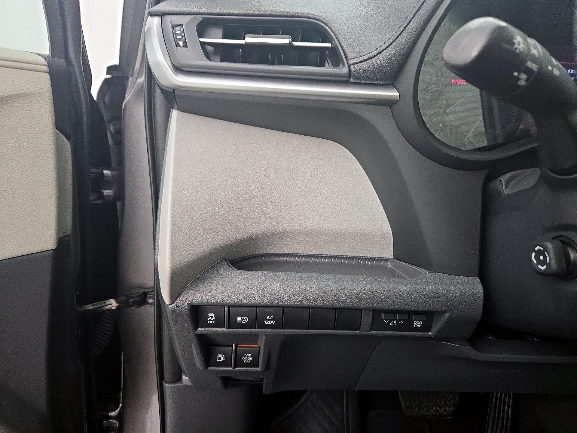 Thumbnail: 2022 Toyota Sienna - 13