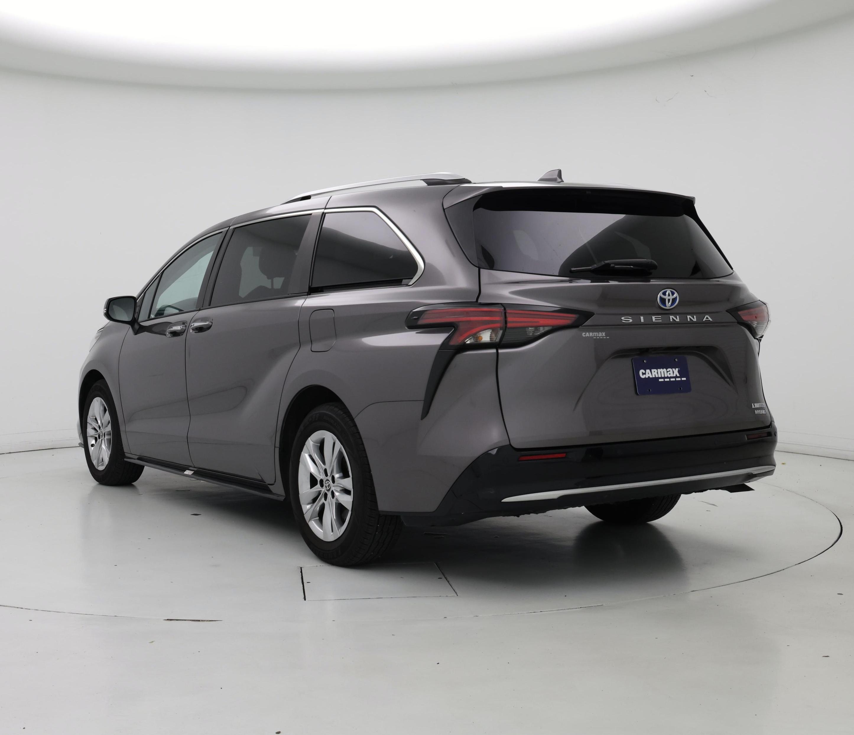 Thumbnail: 2022 Toyota Sienna - 2