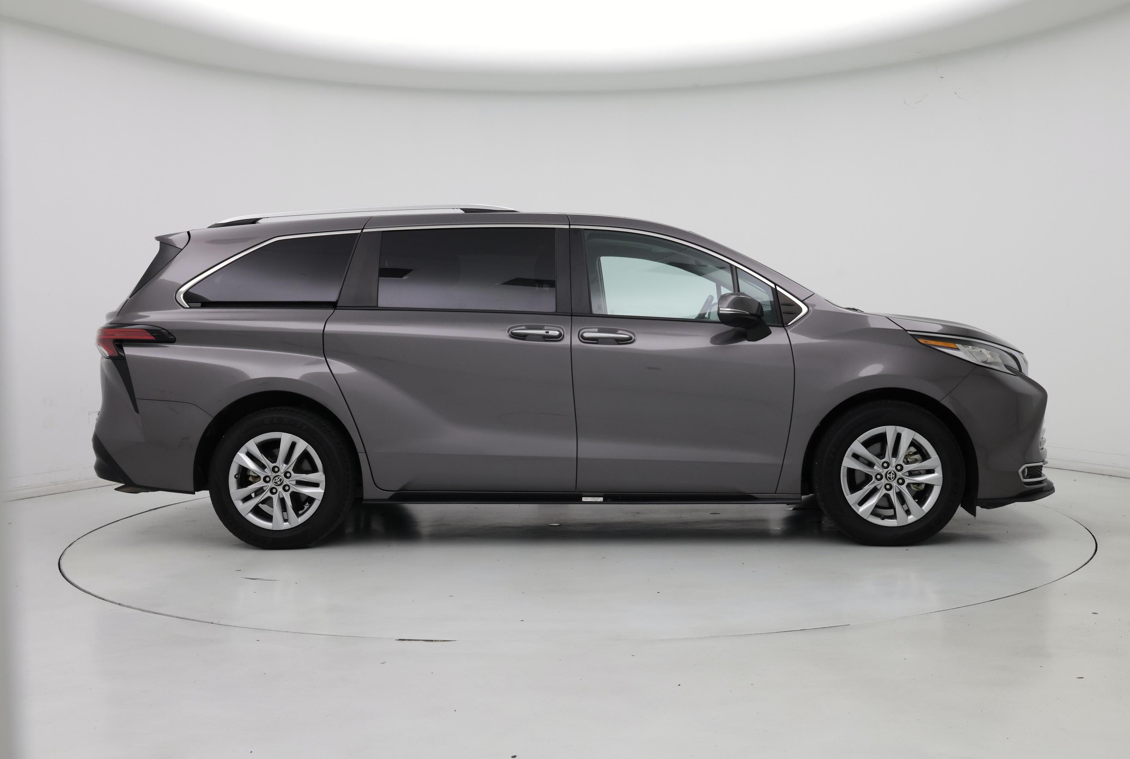 Thumbnail: 2022 Toyota Sienna - 7