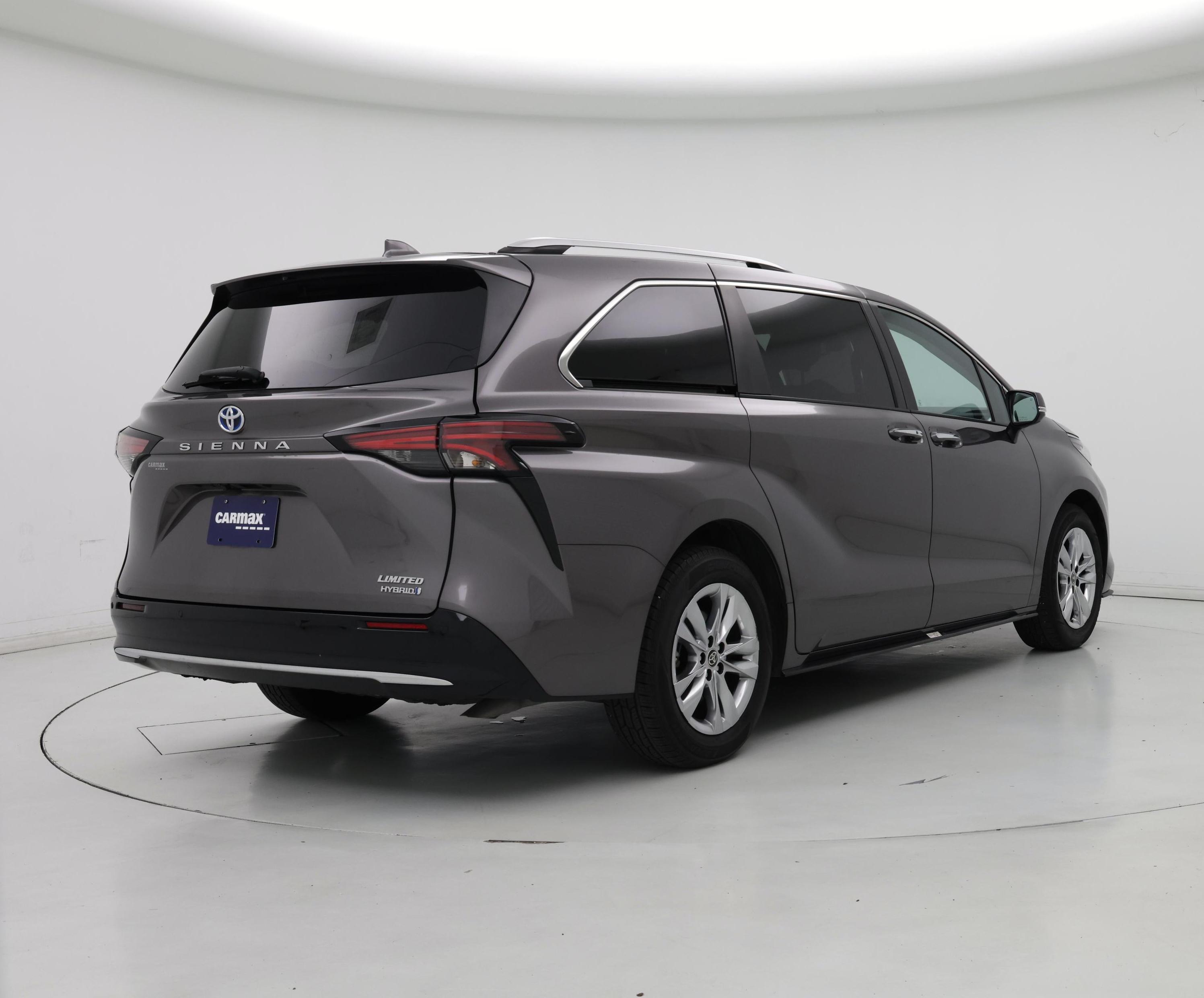 Thumbnail: 2022 Toyota Sienna - 8