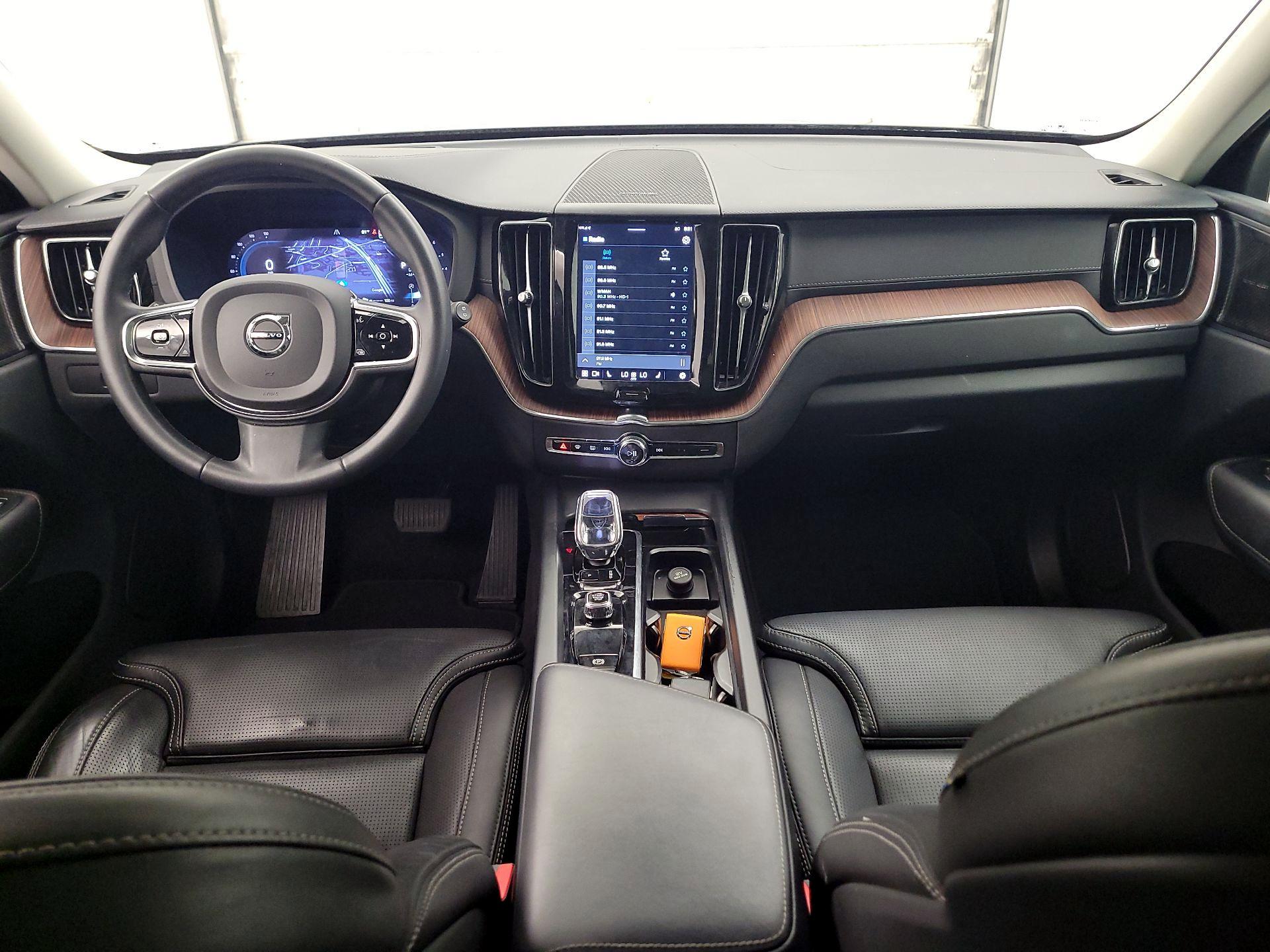 Thumbnail: 2023 Volvo XC60 - 9