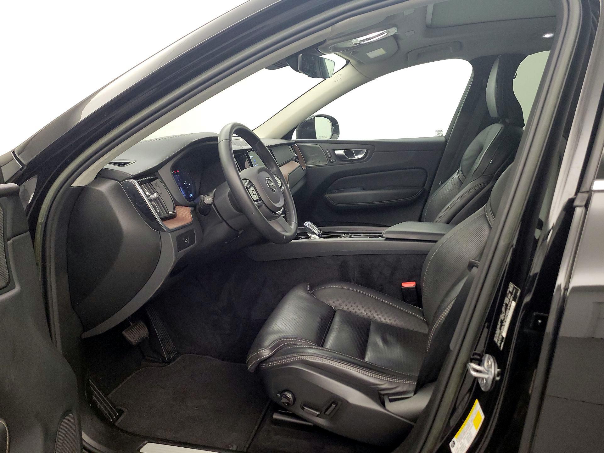 Thumbnail: 2023 Volvo XC60 - 11