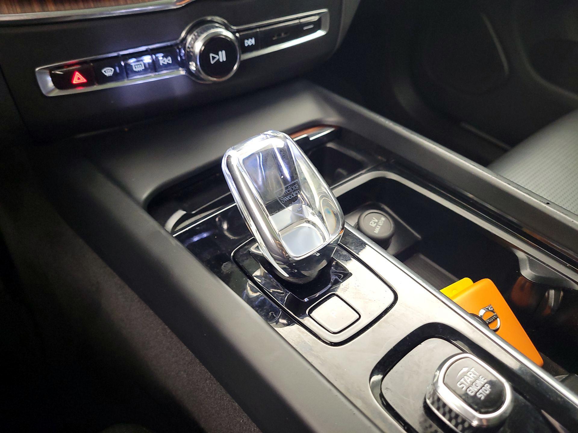 Thumbnail: 2023 Volvo XC60 - 17